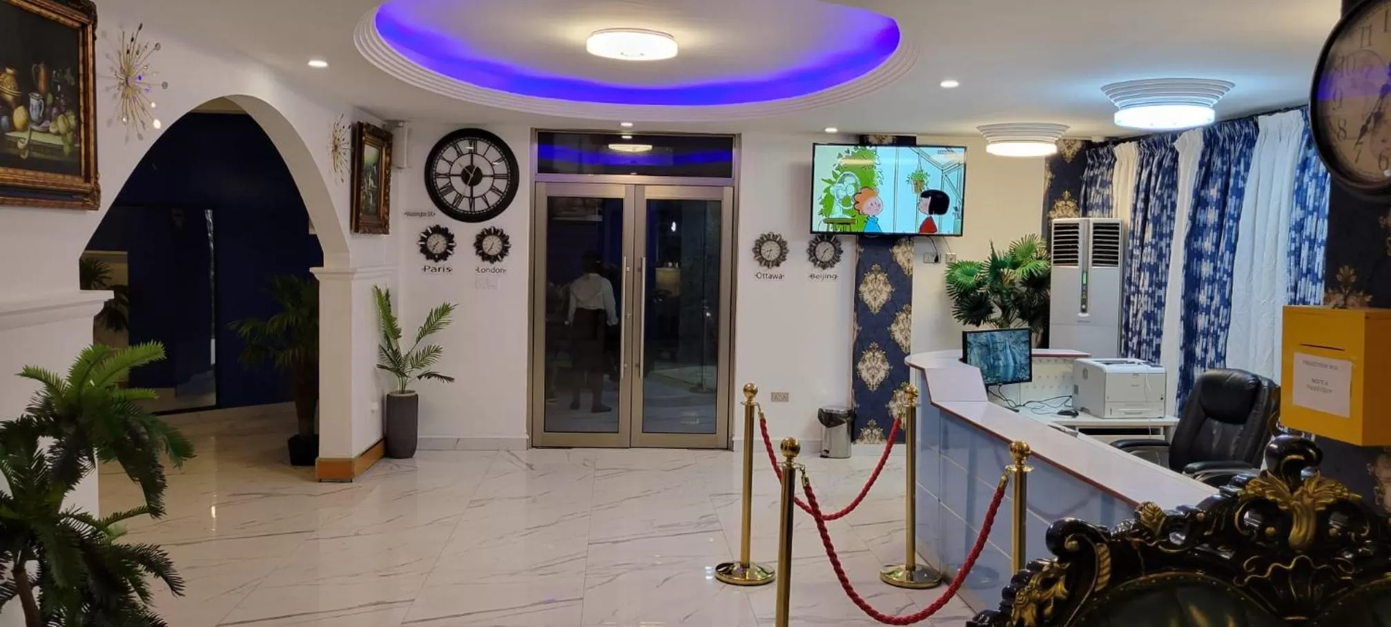 Lobby or reception in Marriot Metropolitan Hotel