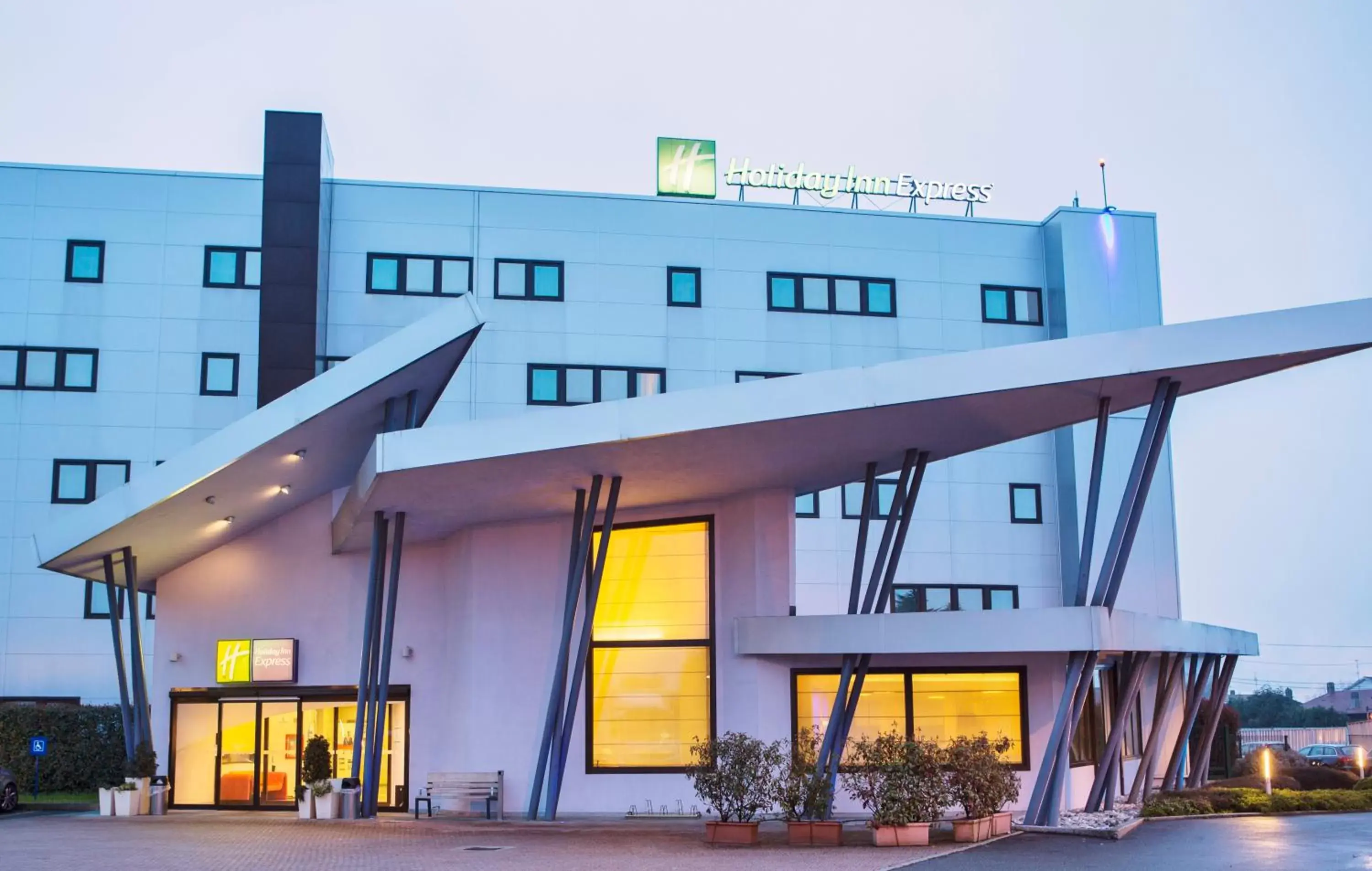 Property Building in Holiday Inn Express Milan-Malpensa Airport, an IHG Hotel