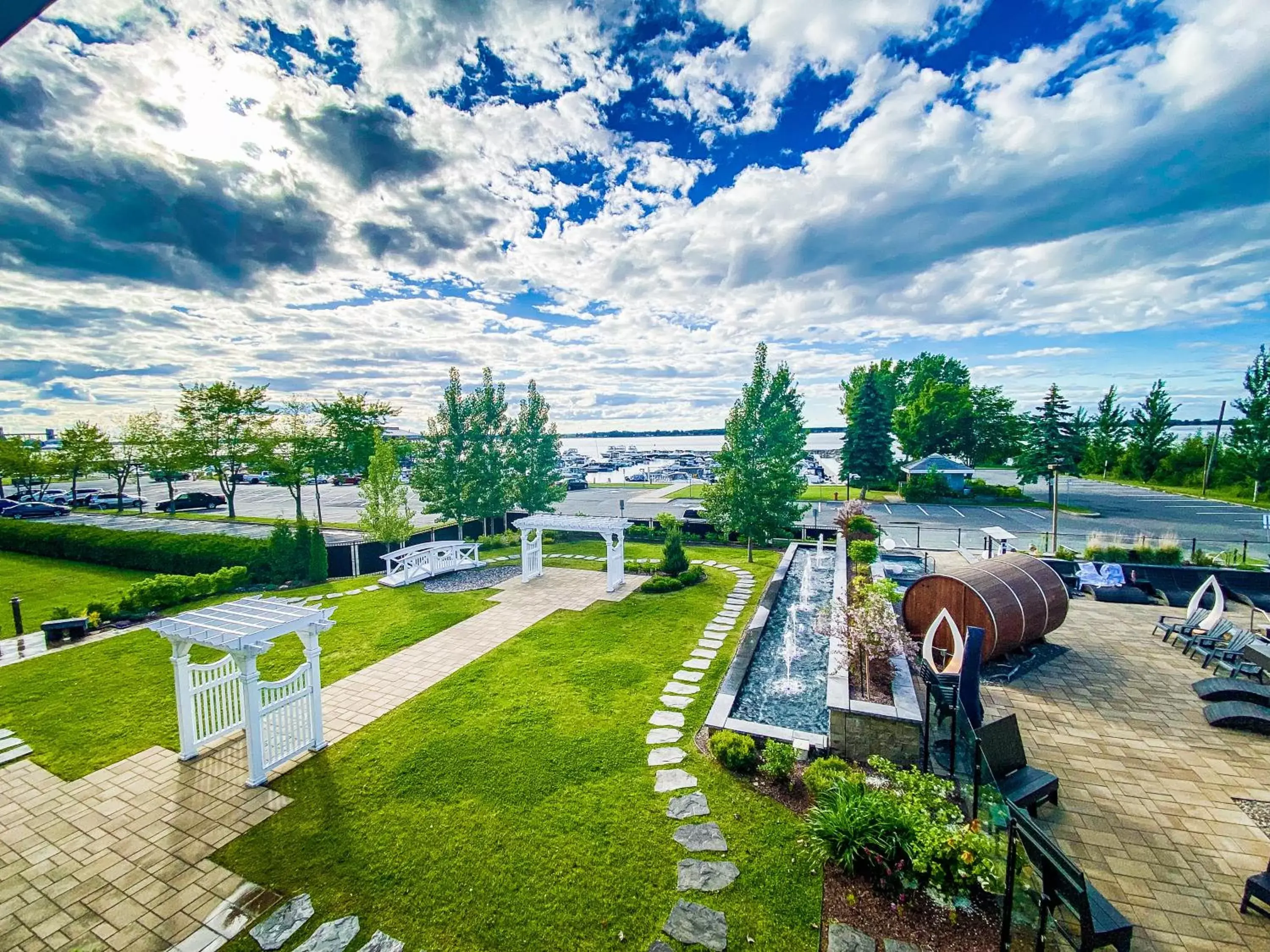 Property building in Hotel de la Rive Property building in Hotel de la Rive