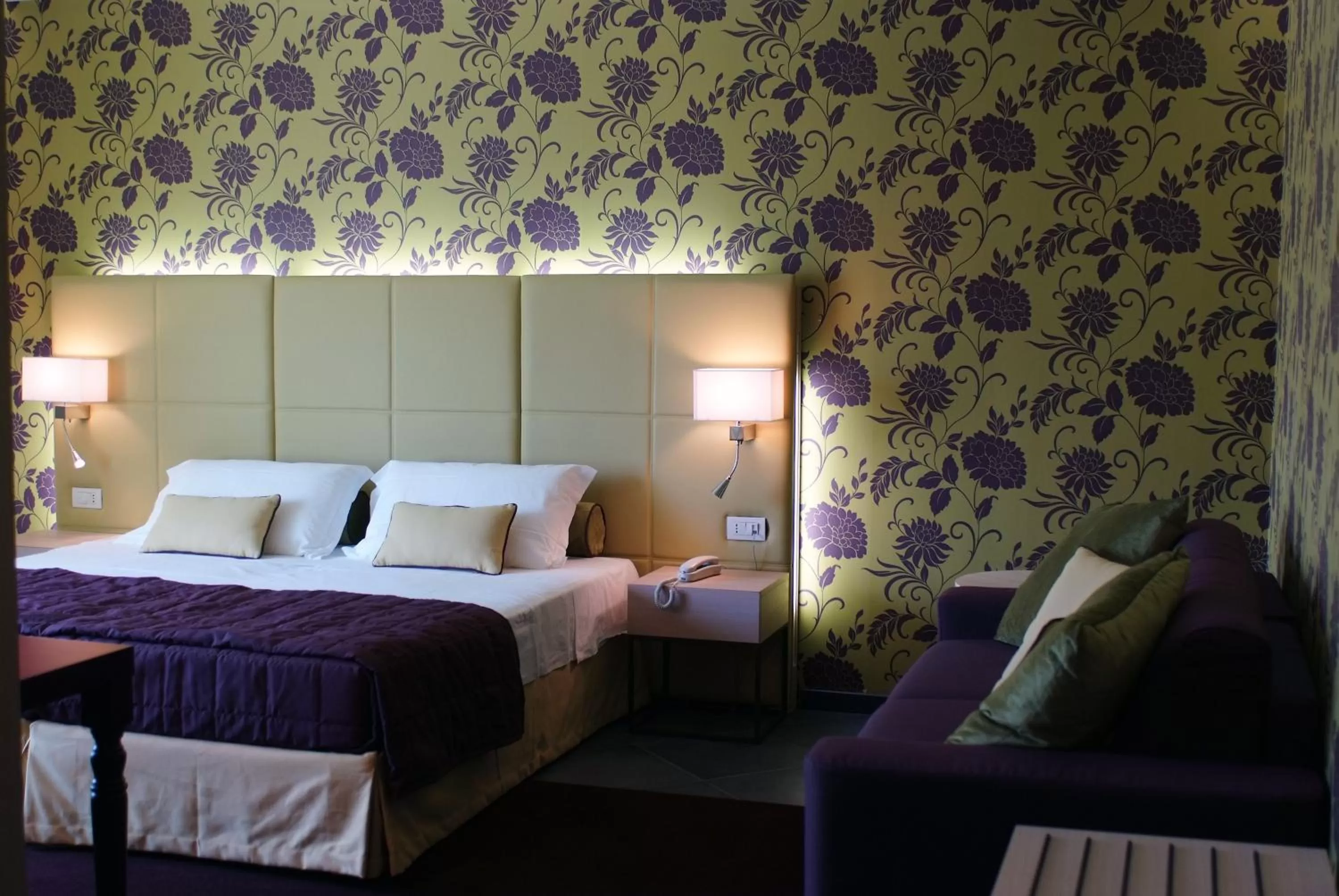 Photo of the whole room, Bed in El Homs Palace Hotel