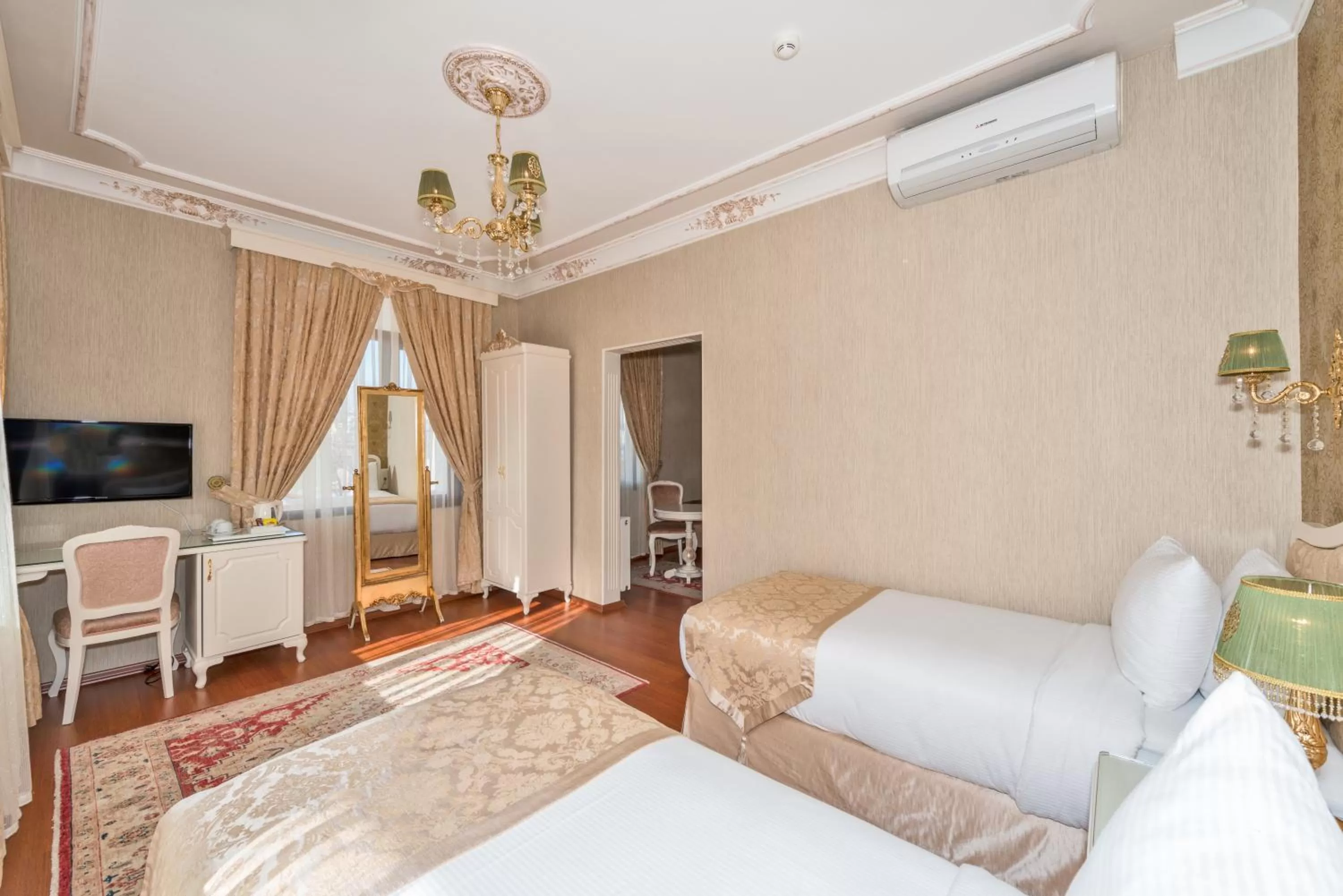 Living room, Bed in Enderun Hotel Istanbul