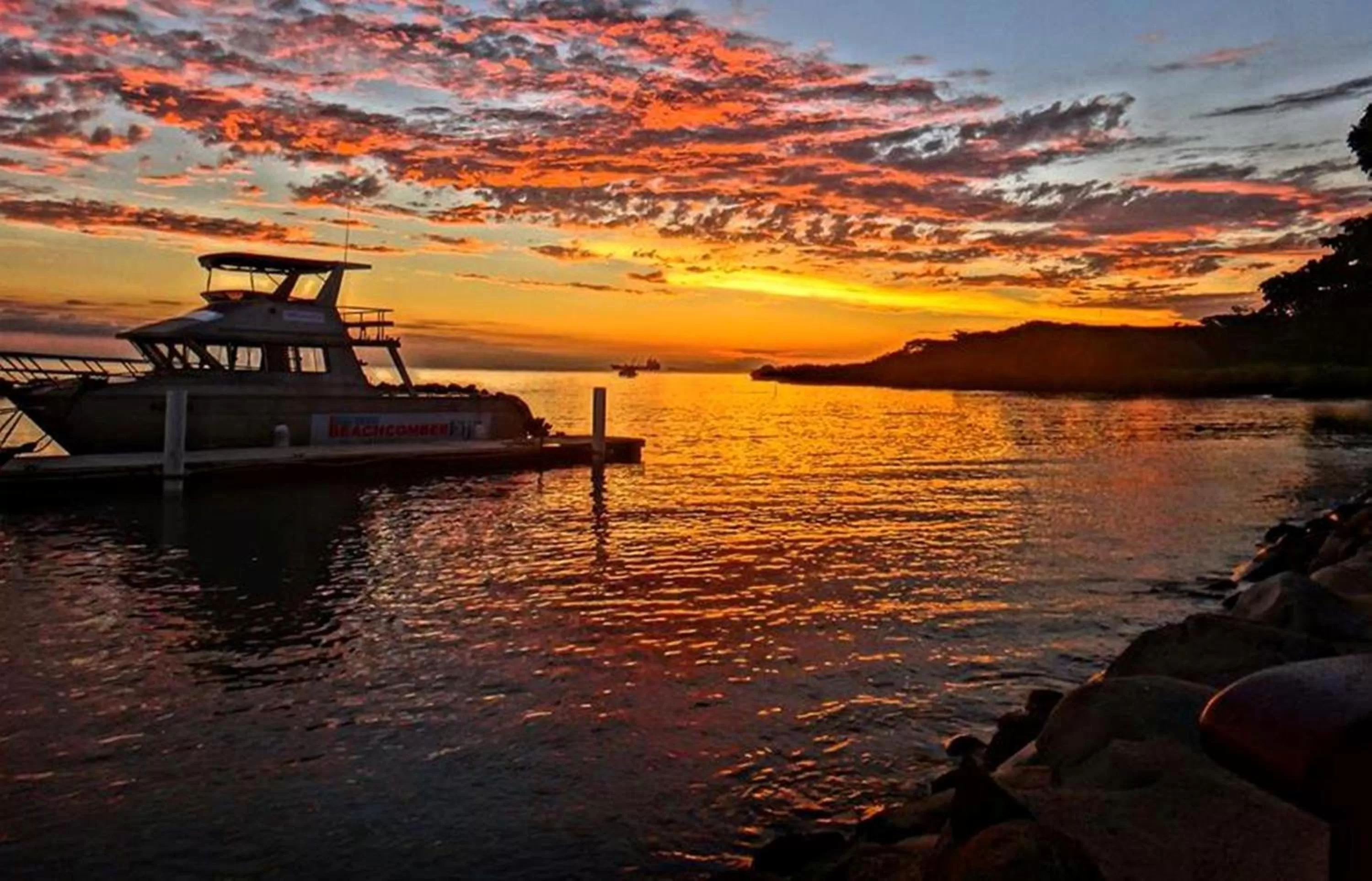 Sunset, Sunrise/Sunset in Anchorage Beach Resort