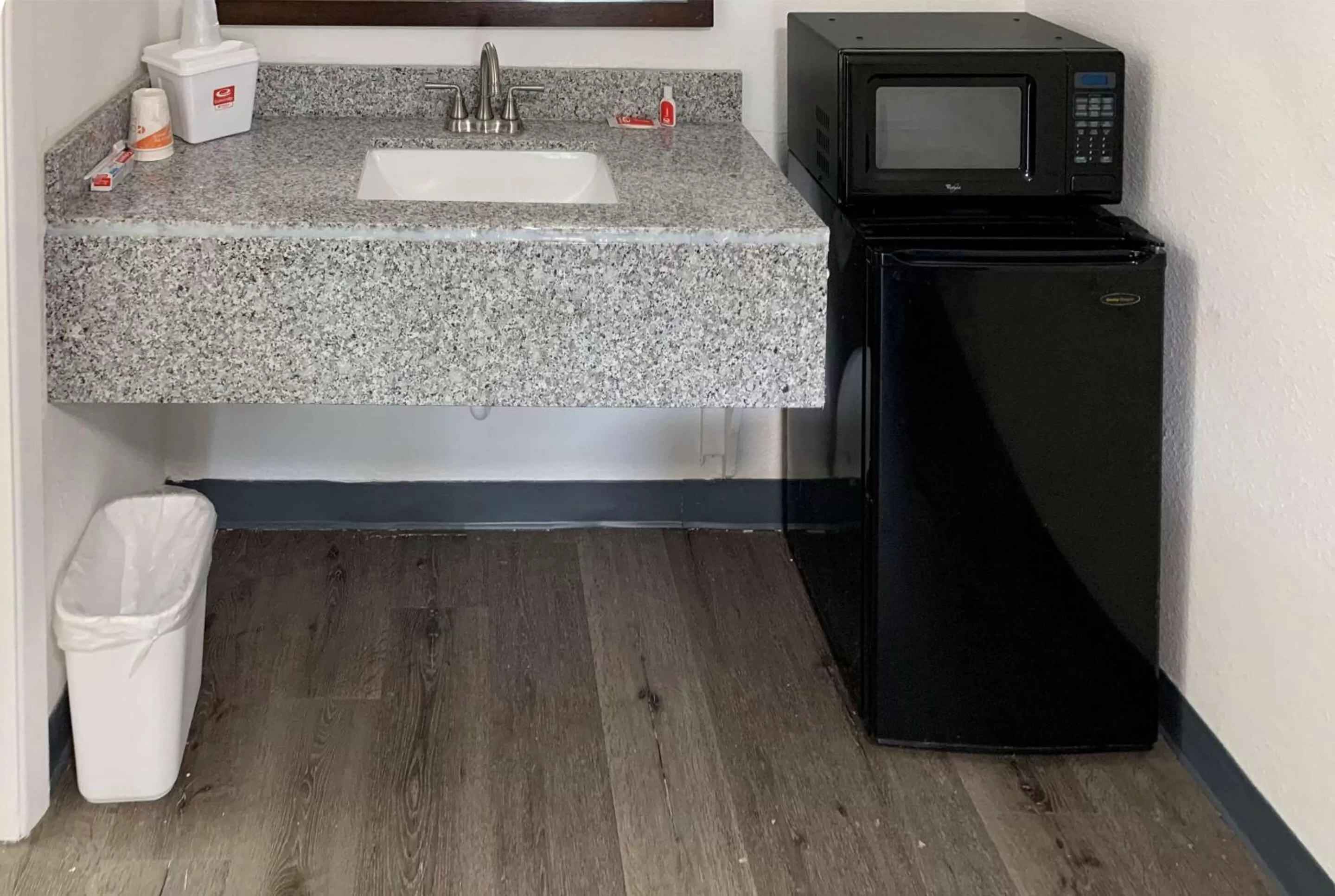 Photo of the whole room in Rodeway Inn Augusta North Washington Road