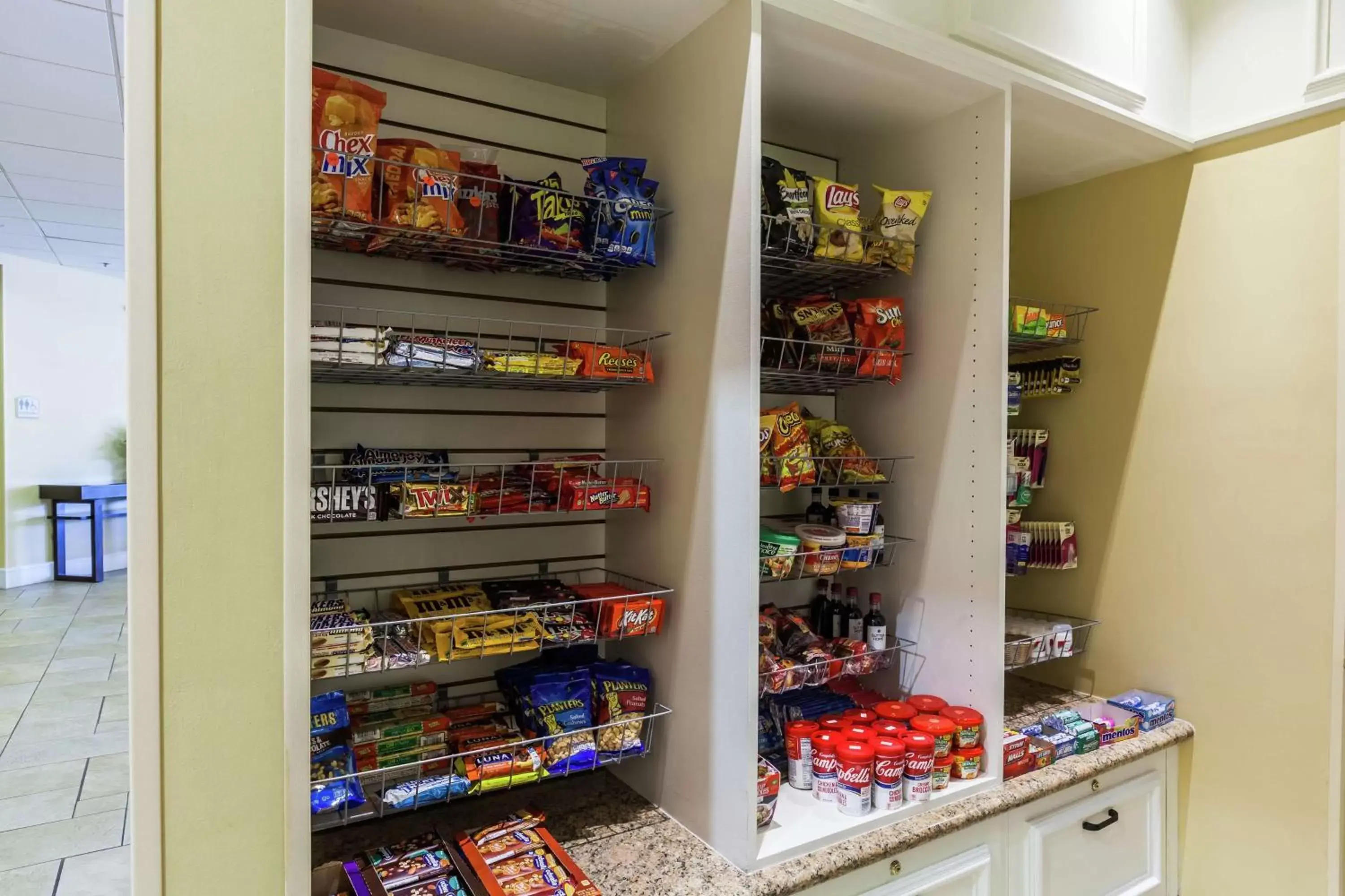 Restaurant/places to eat in Hilton Garden Inn Phoenix Midtown Restaurant/places to eat in Hilton Garden Inn Phoenix Midtown