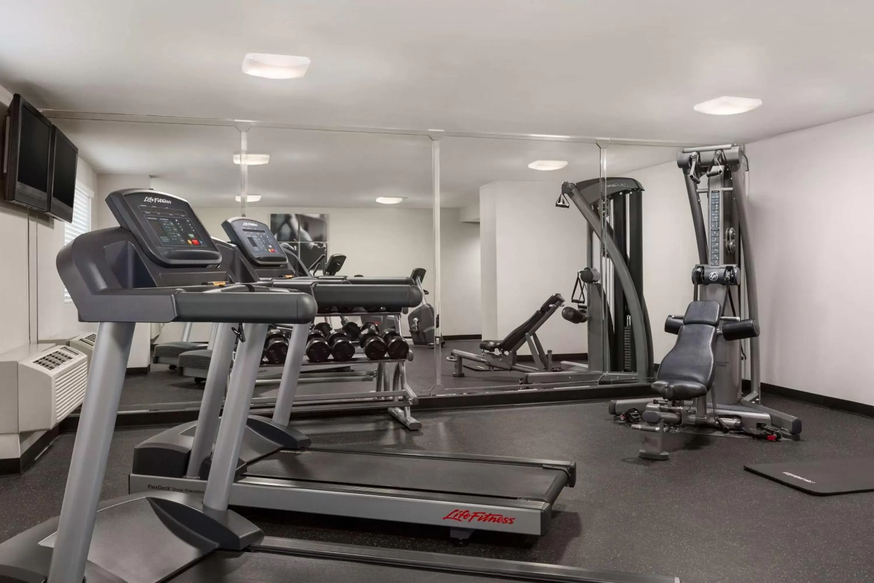 Activities, Fitness Center/Facilities in Country Inn & Suites by Radisson, Atlanta Airport South, GA