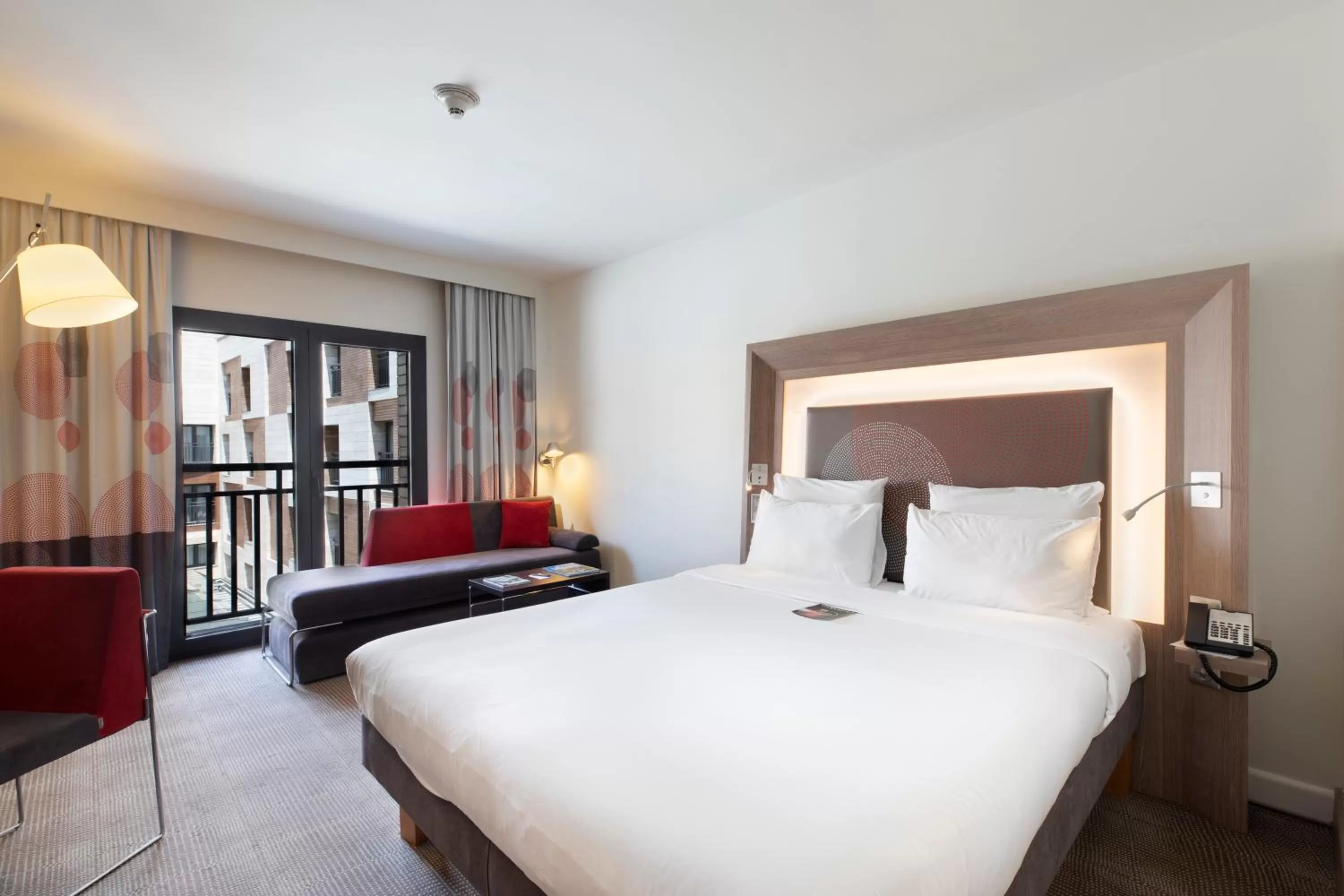 Photo of the whole room, Bed in Novotel Istanbul Bosphorus Hotel