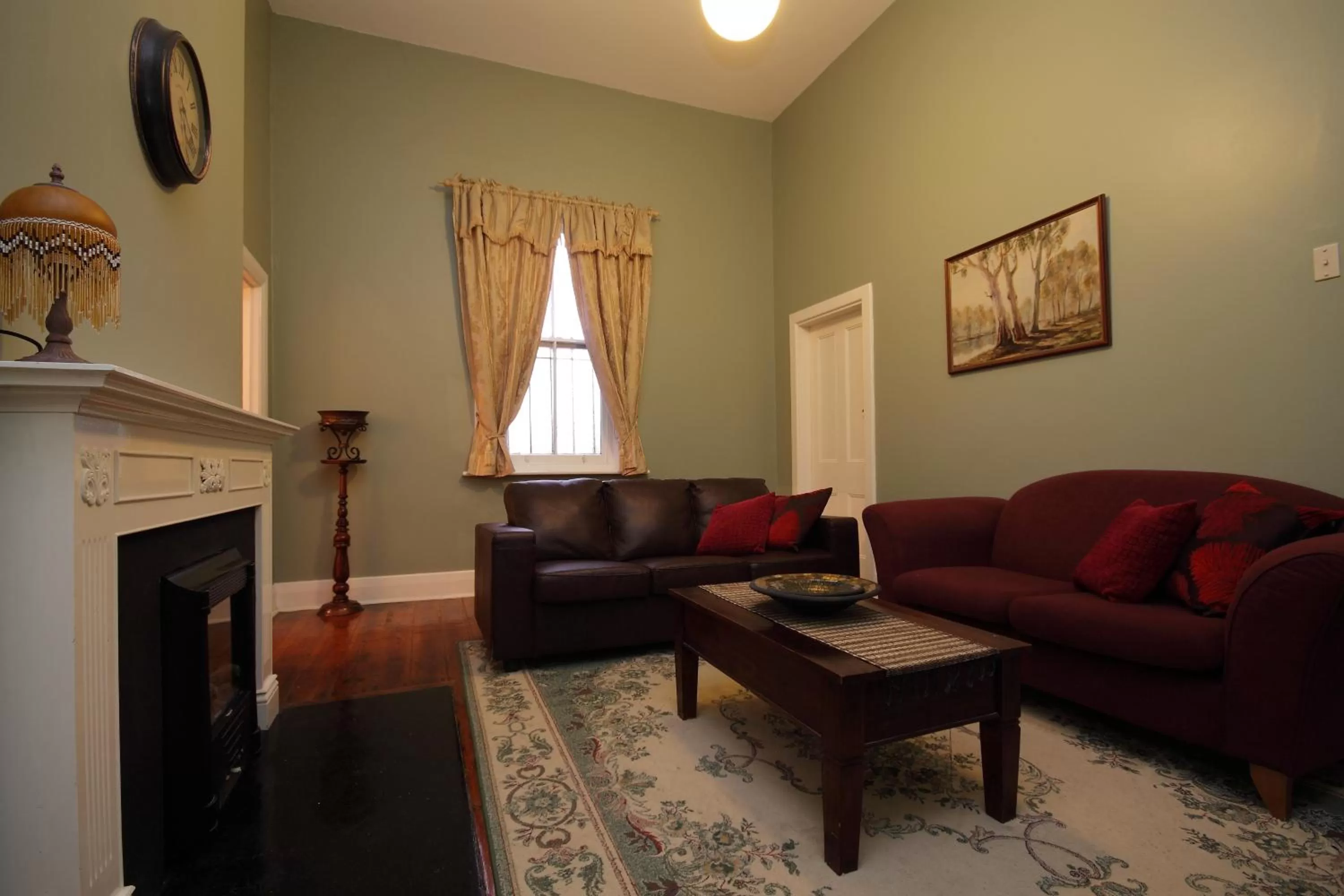 Living room in Anchorage Seafront Hotel