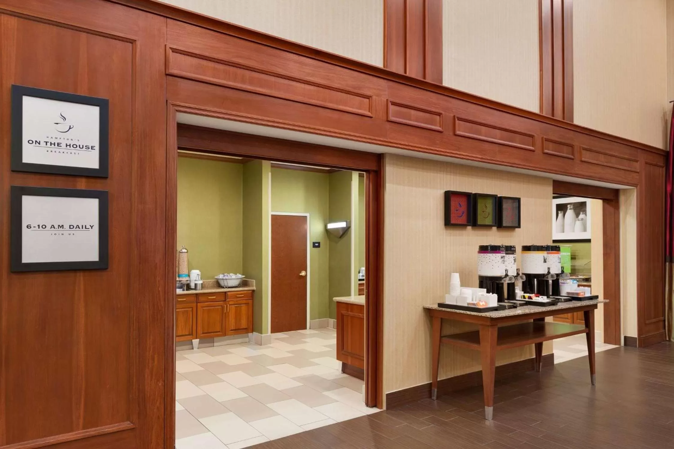 Lobby or reception in Hampton Inn & Suites Williamsburg Historic District