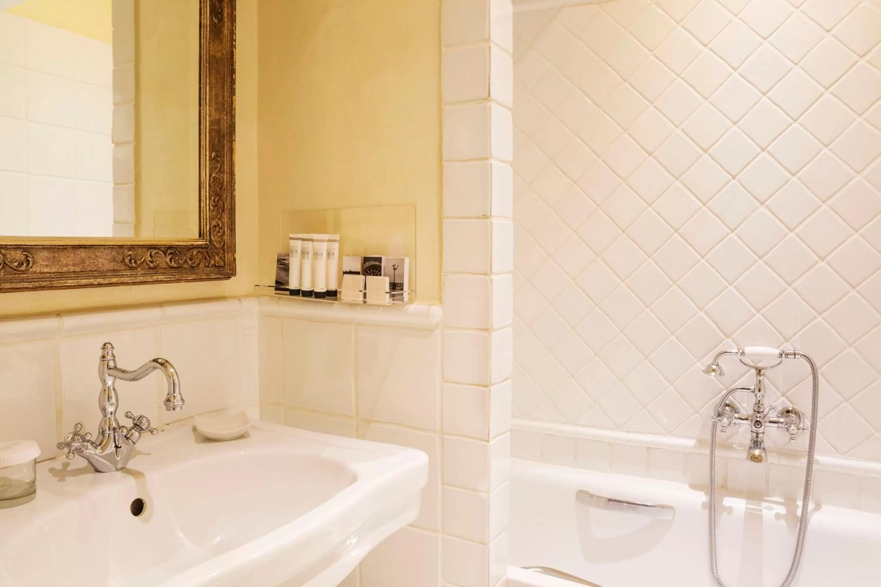 Bathroom in Grand Hotel Baglioni