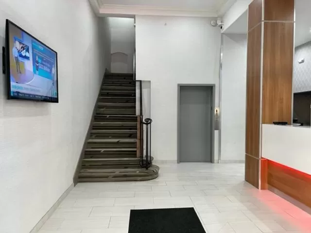 Lobby or reception in Super 8 by Wyndham San Francisco/Union Square Area