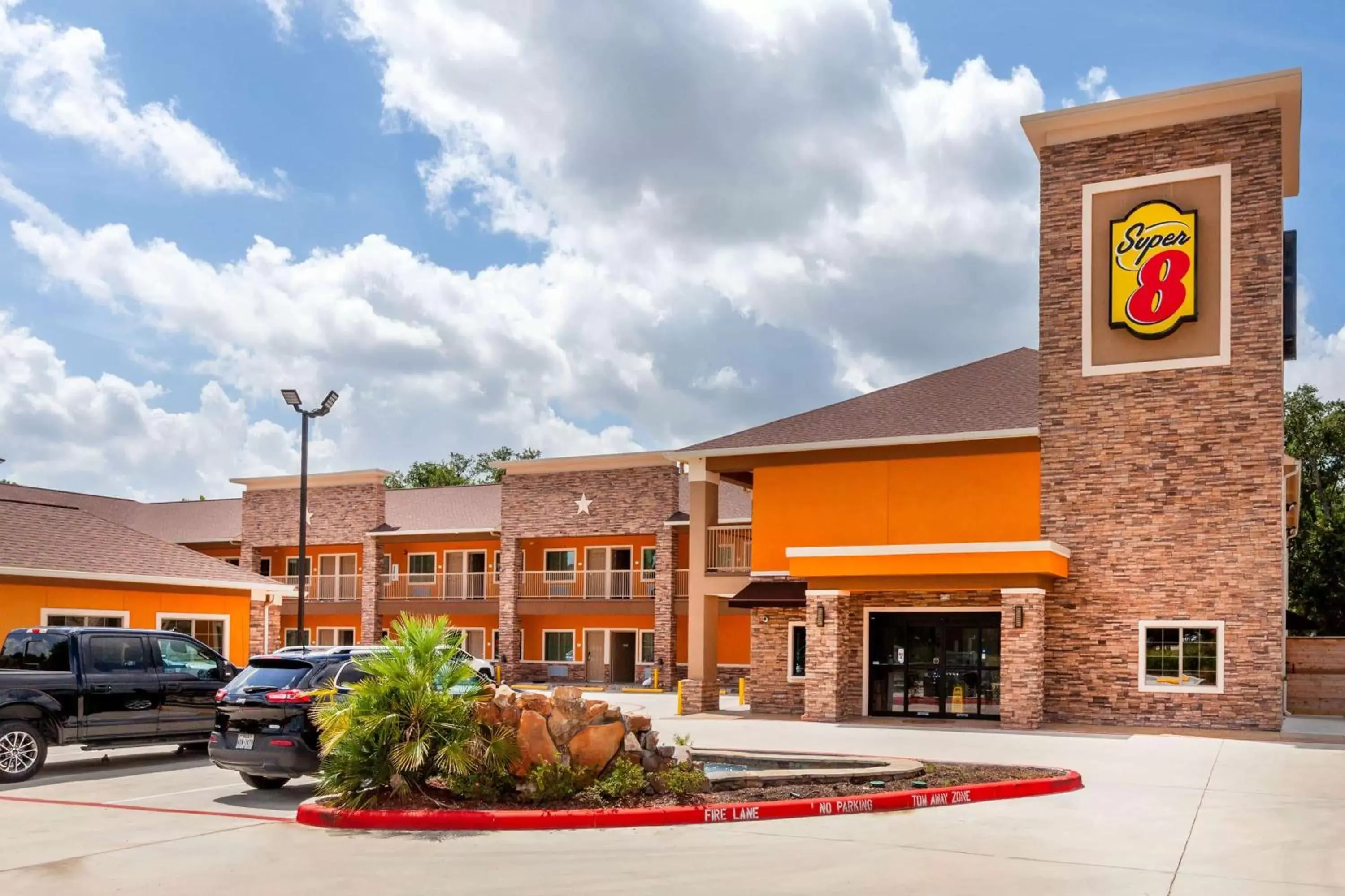 Property building in Super 8 by Wyndham Houston Northwest Cypress Property building in Super 8 by Wyndham Houston Northwest Cypress