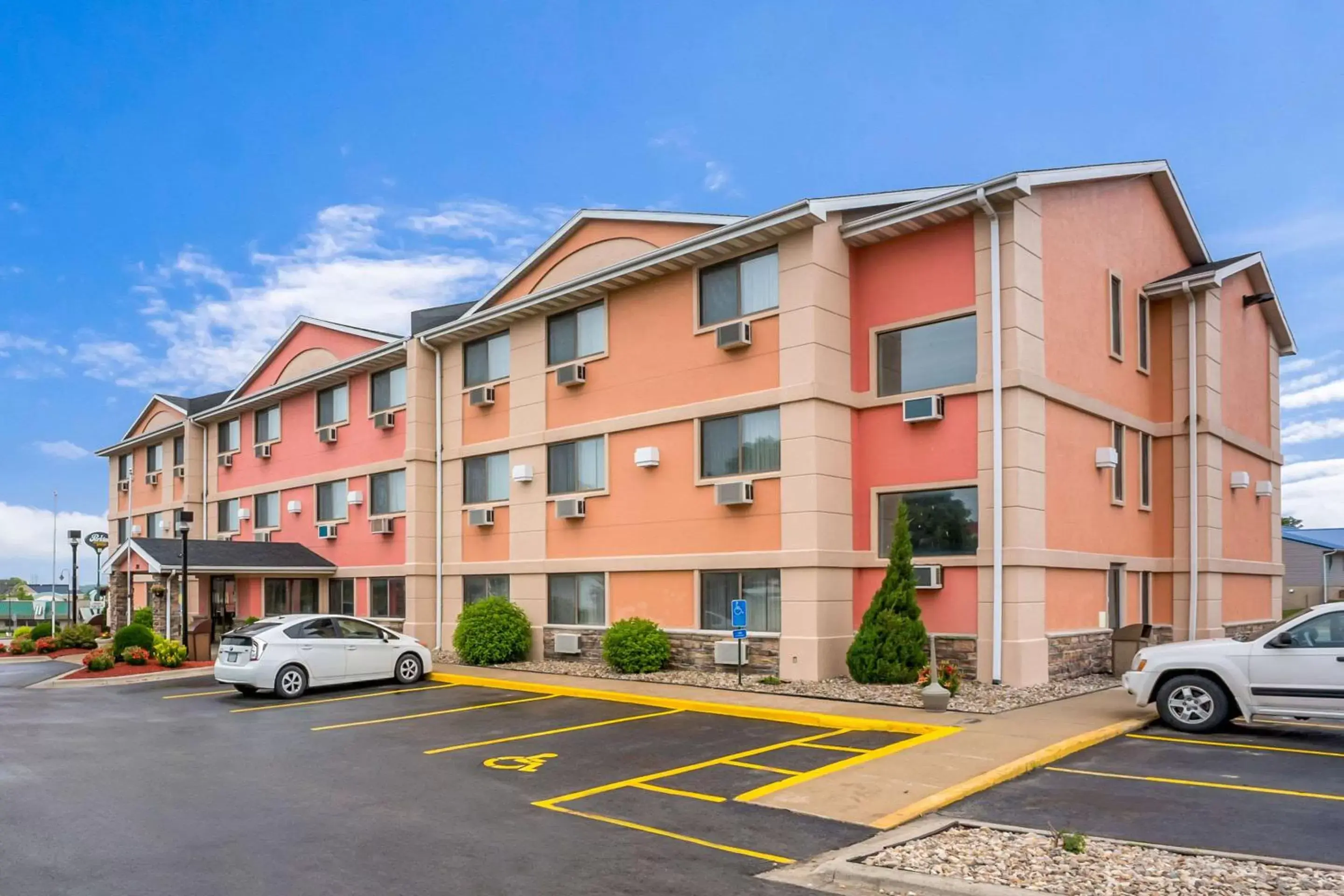 Property Building in Quality Inn Cedar Rapids South