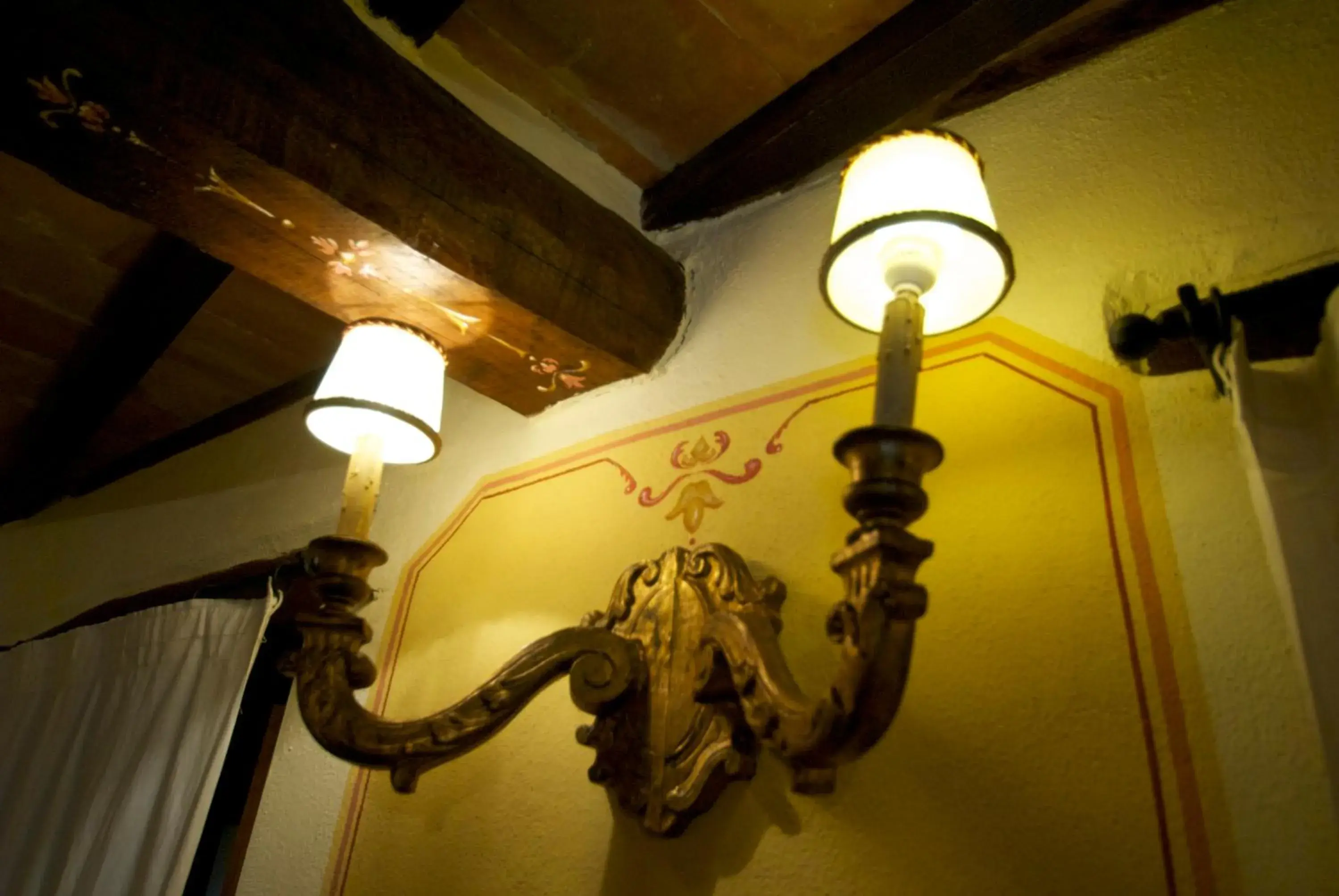 Decorative detail in Torre Sangiovanni Albergo e Ristorante