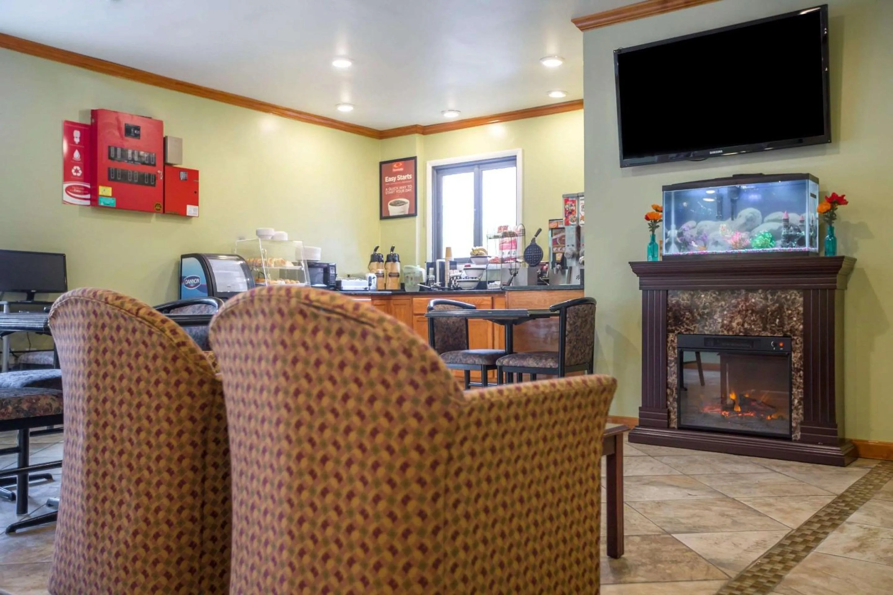 Restaurant/places to eat in Econo Lodge Manchester Center