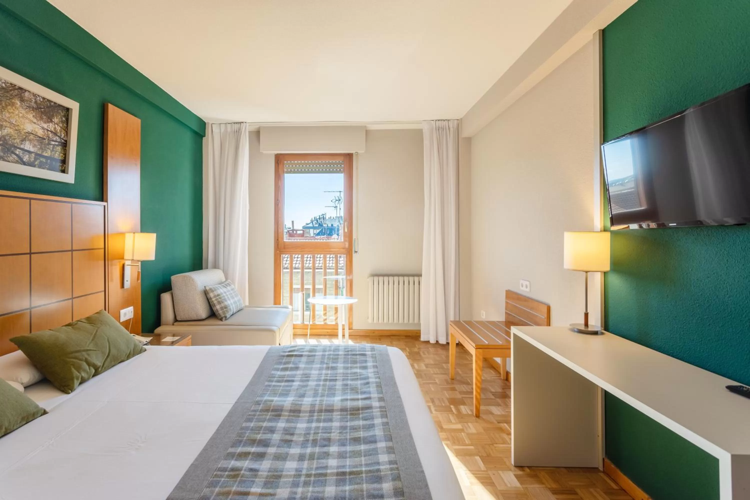 TV and multimedia, Bed in Gran Hotel de Jaca