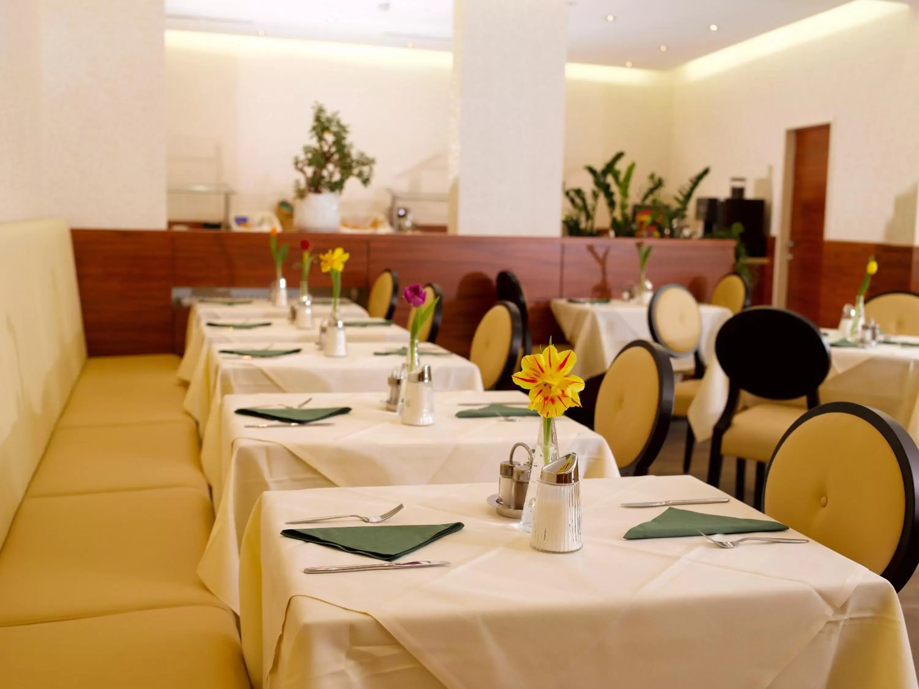 Restaurant/Places to Eat in Hotel Drei Raben