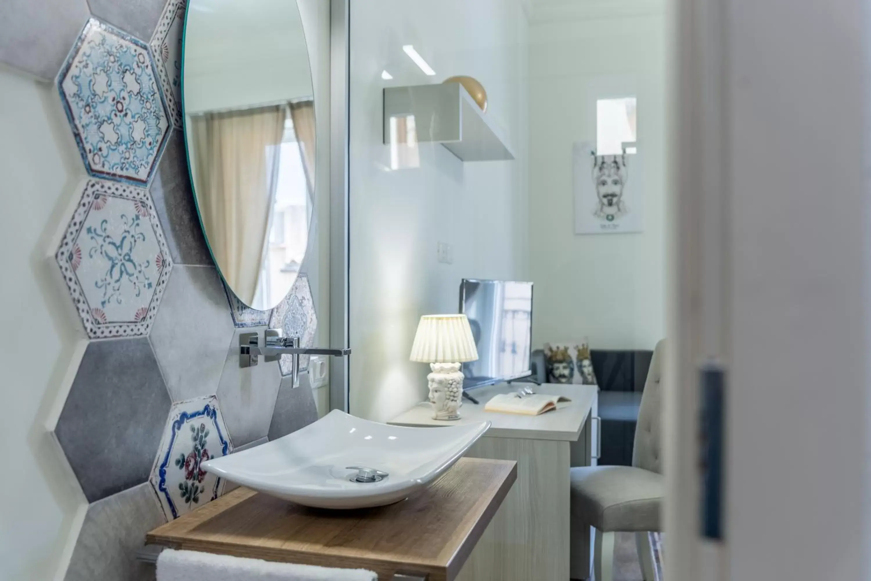 Bathroom in Kèramos Luxury Rooms