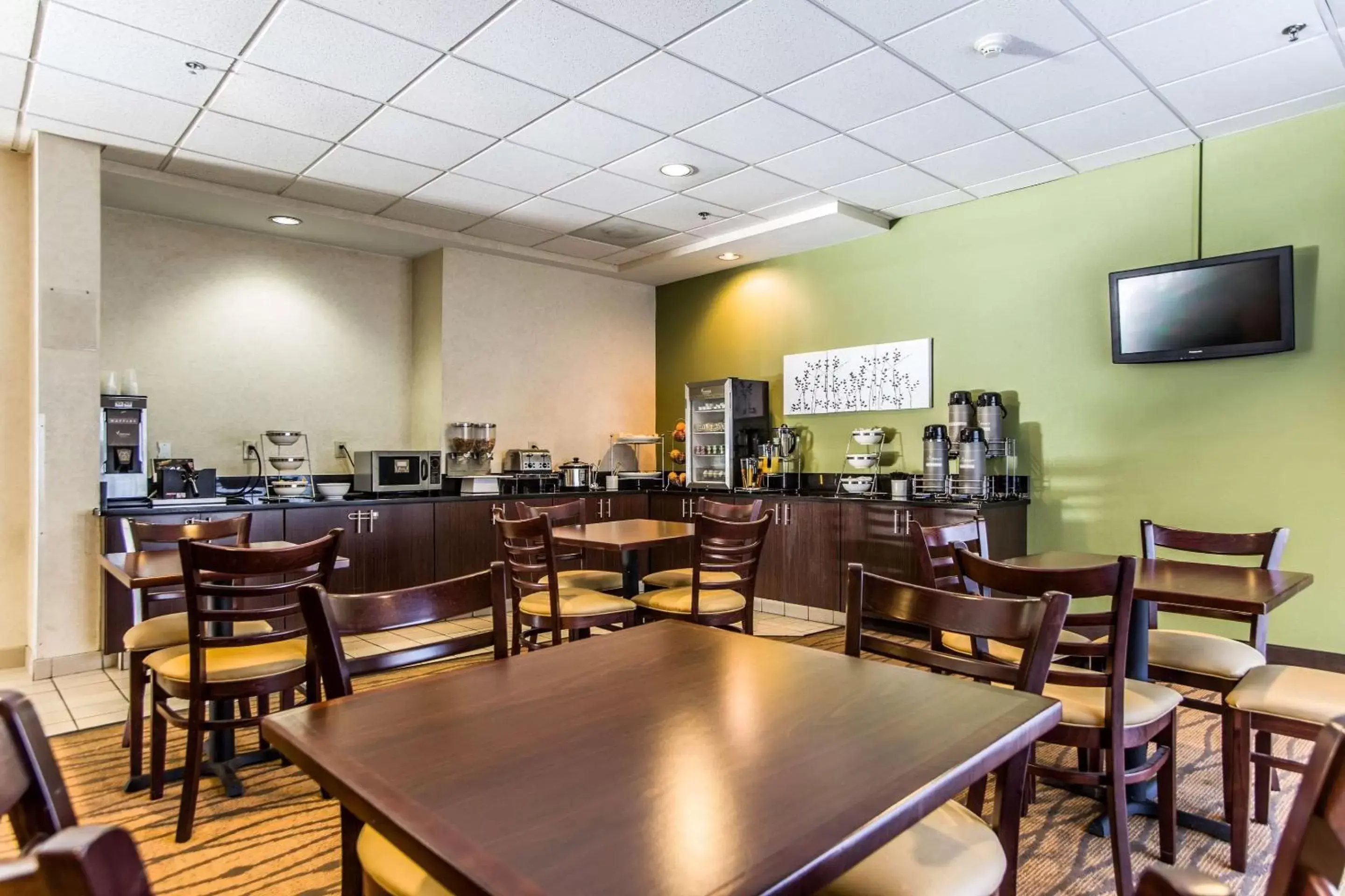 Restaurant/Places to Eat in Sleep Inn Airport West Columbia