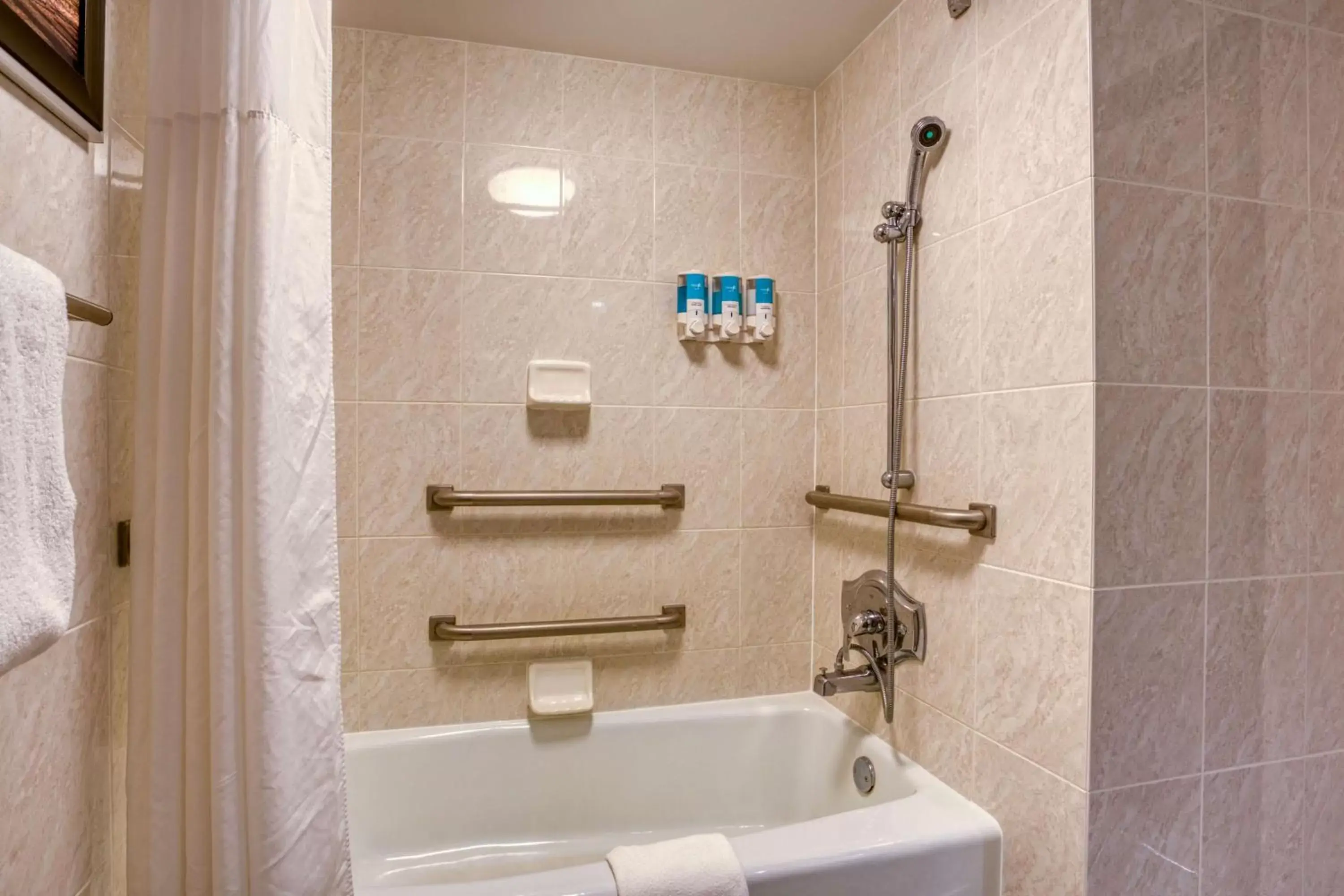 Bathroom in Drury Inn & Suites St. Louis - Fairview Heights