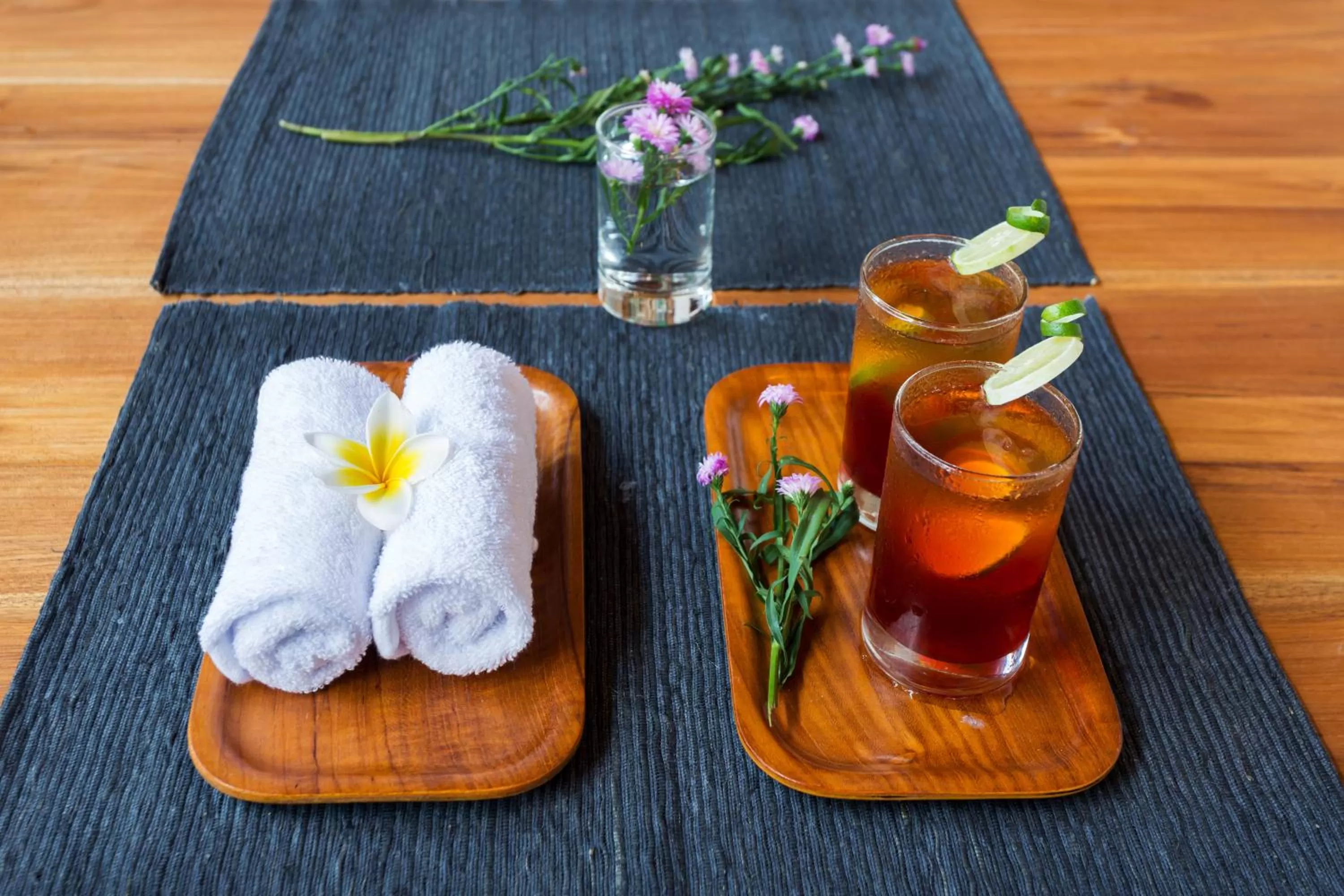 Non alcoholic drinks in Bije Boutique & Gallery