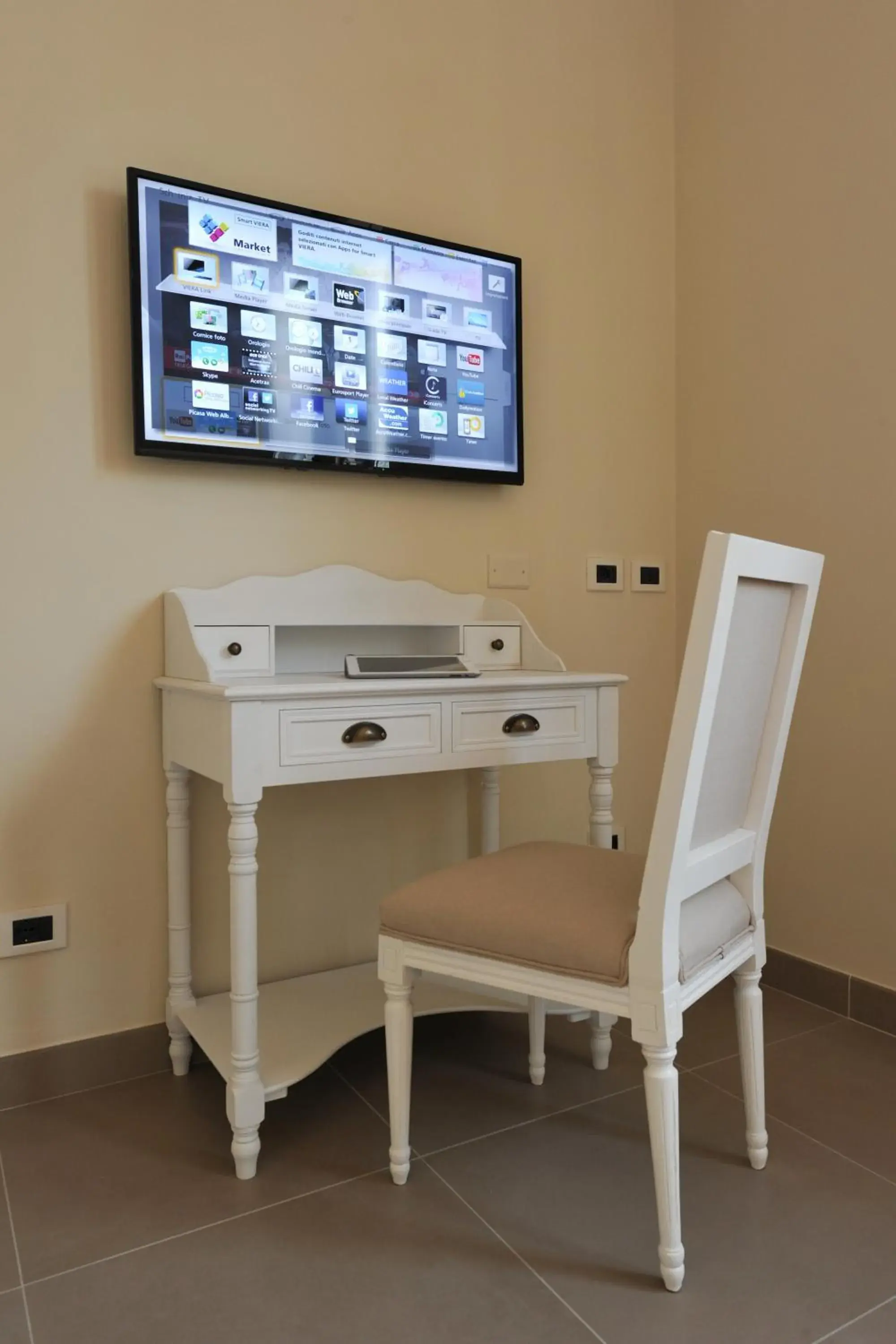 Decorative detail, TV/Entertainment Center in Villa Zaccardi