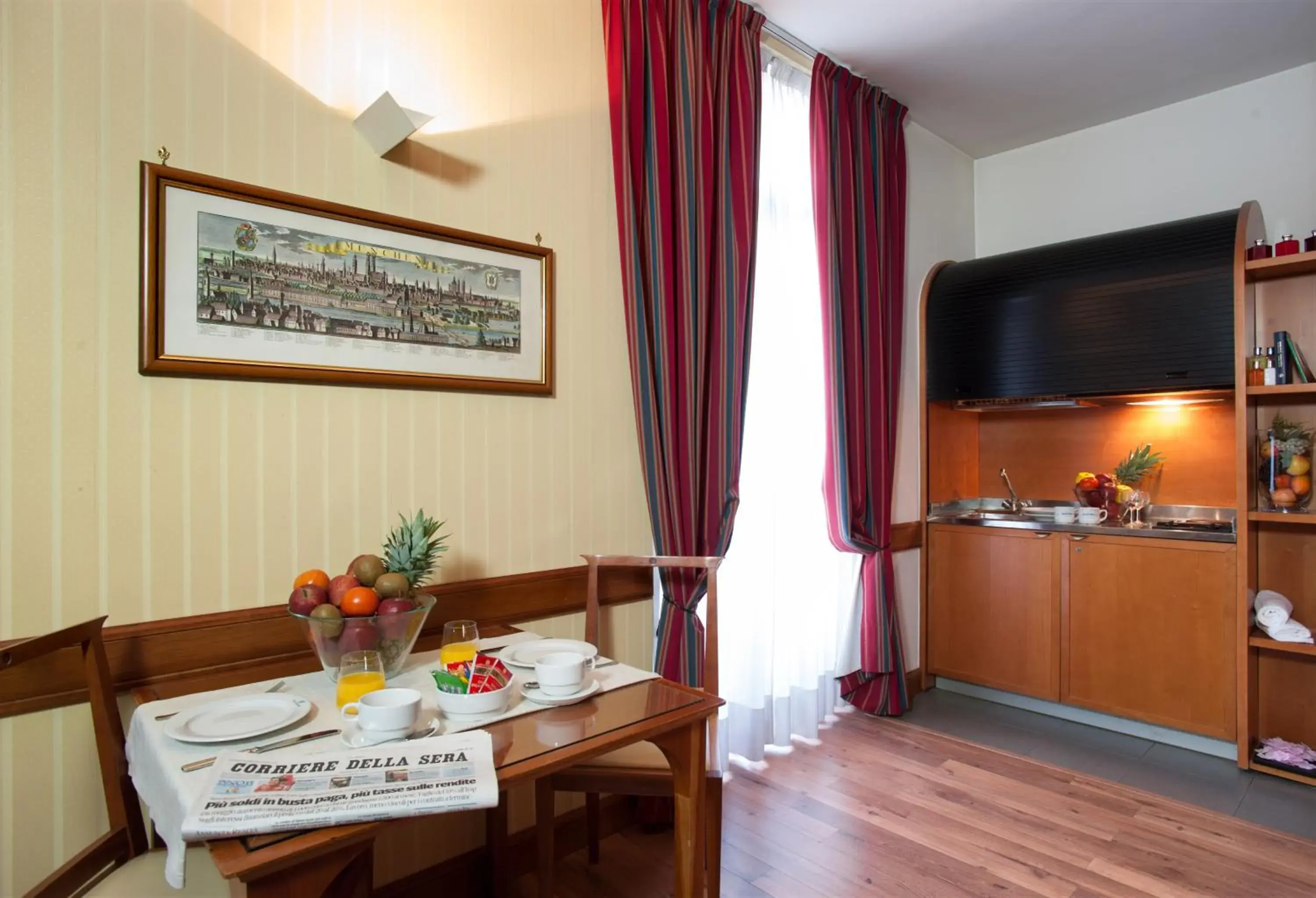 Coffee/tea facilities, TV/Entertainment Center in Hotel Lombardia