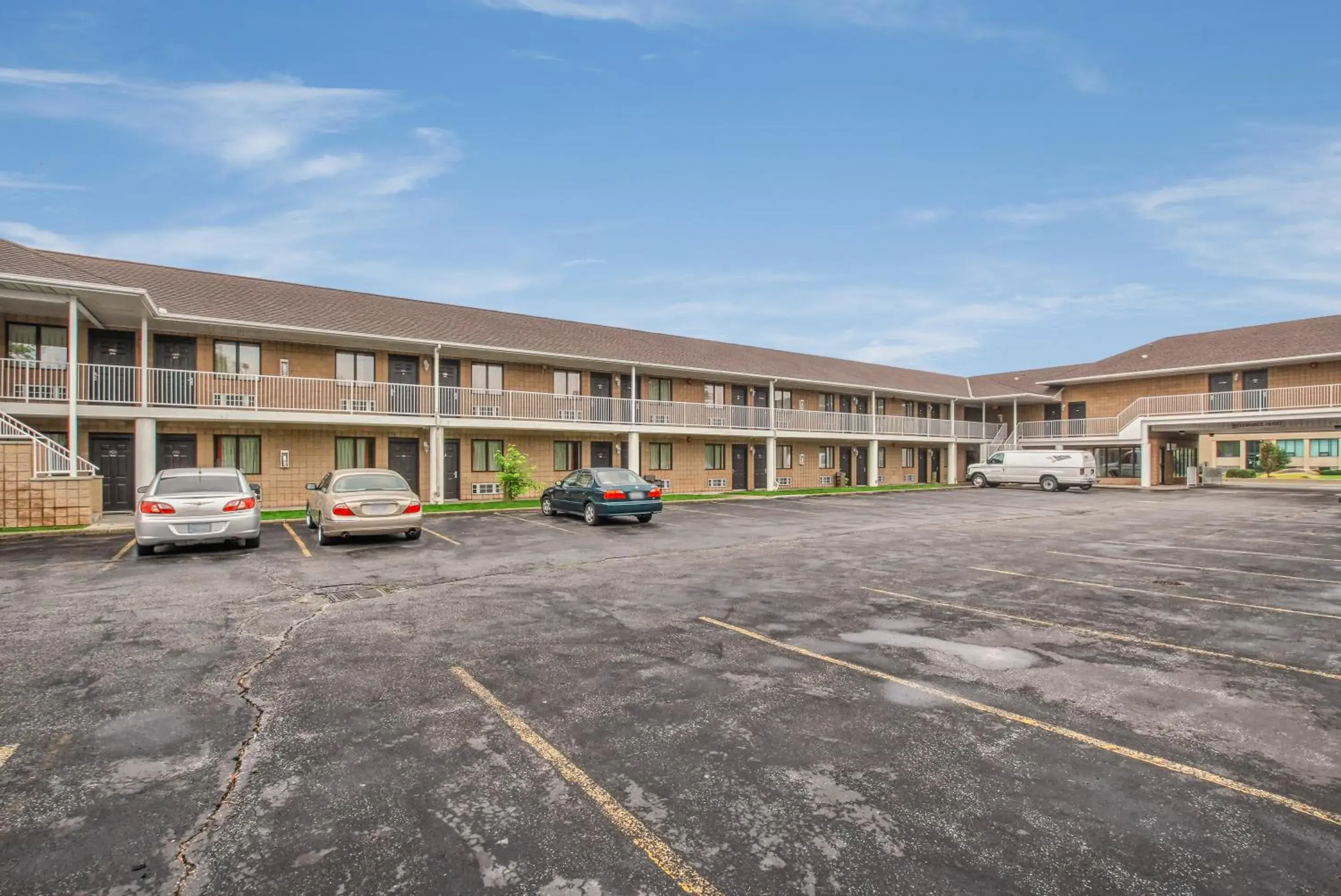 Property building in Motel 6-Windsor, ON Property building in Motel 6-Windsor, ON
