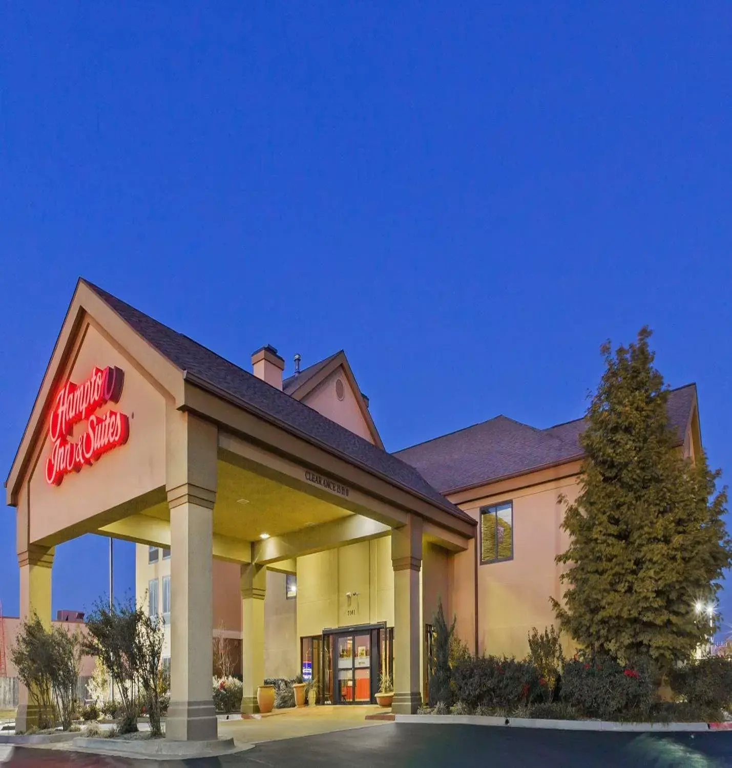 Property Building in Hampton Inn & Suites Tulsa-Woodland Hills