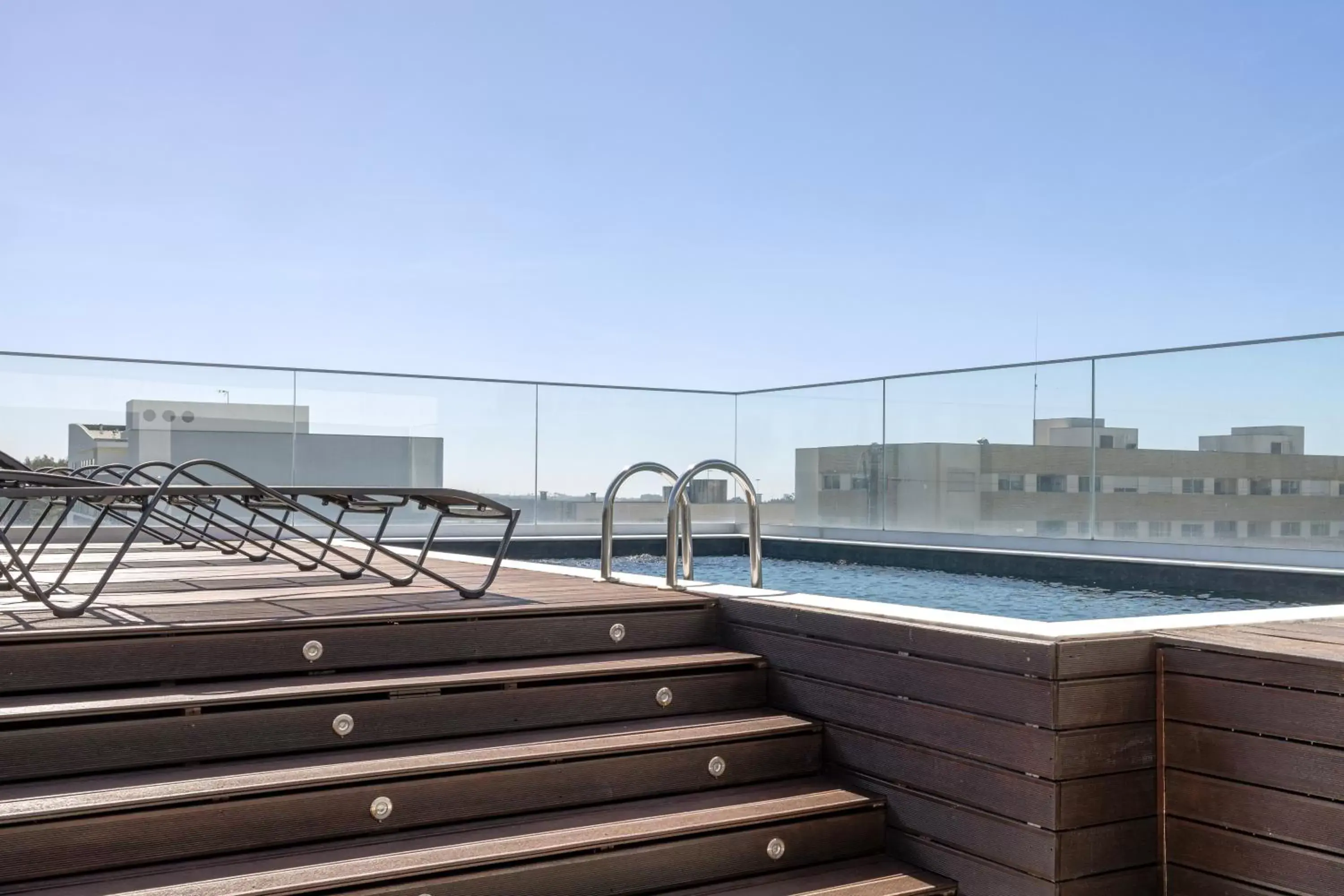 Swimming Pool in Oporto Airport & Business Hotel