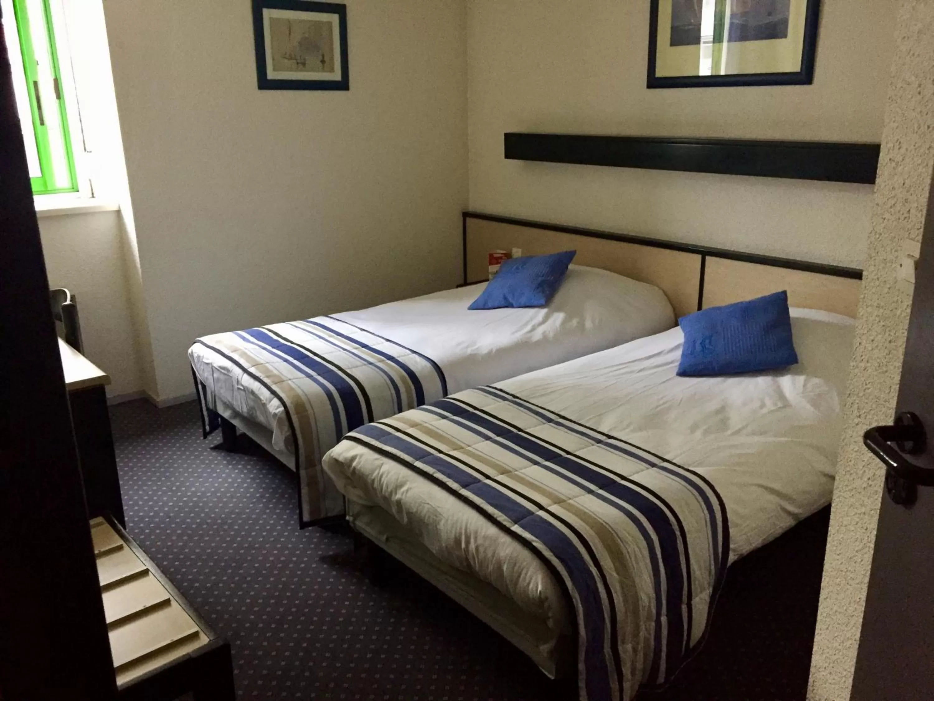 Twin Room in Contact Hôtel du Champ de Mars de Saint-Brieuc