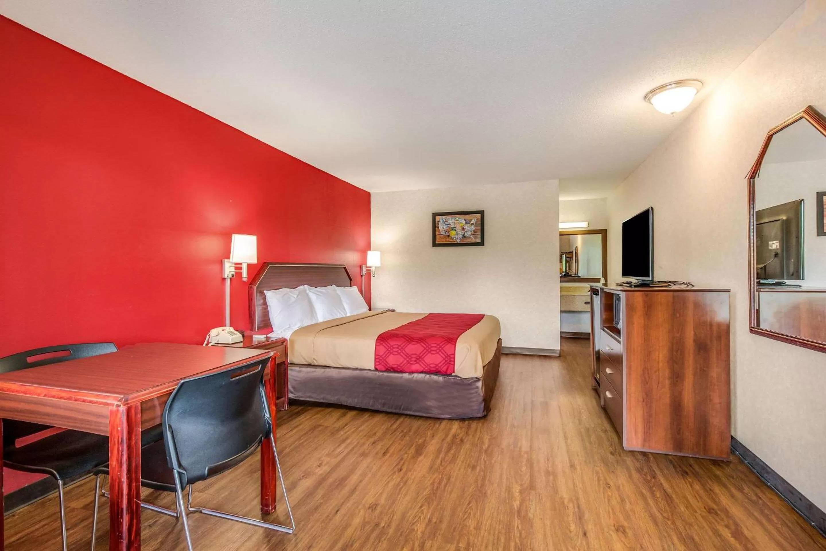 Photo of the whole room in Economy Inn