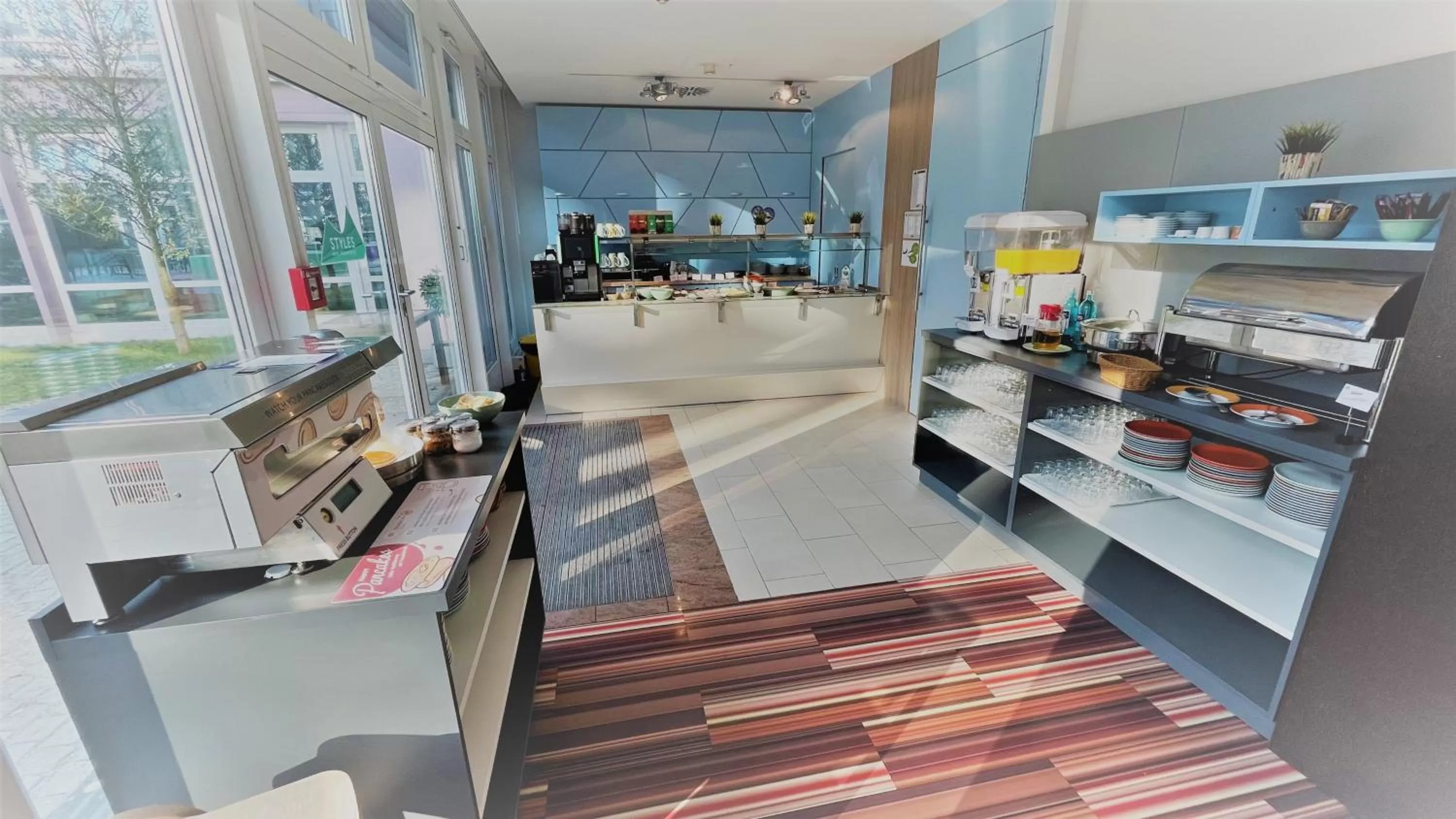 Breakfast, Restaurant/Places to Eat in Styles Hotel München Messe