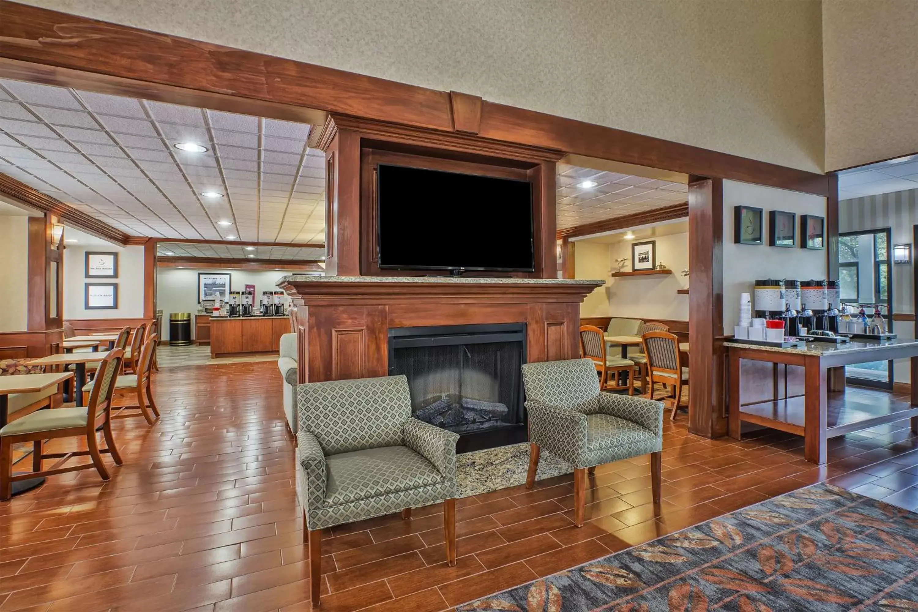 Lobby or reception, Seating Area in Hampton Inn Detroit/Belleville-Airport Area