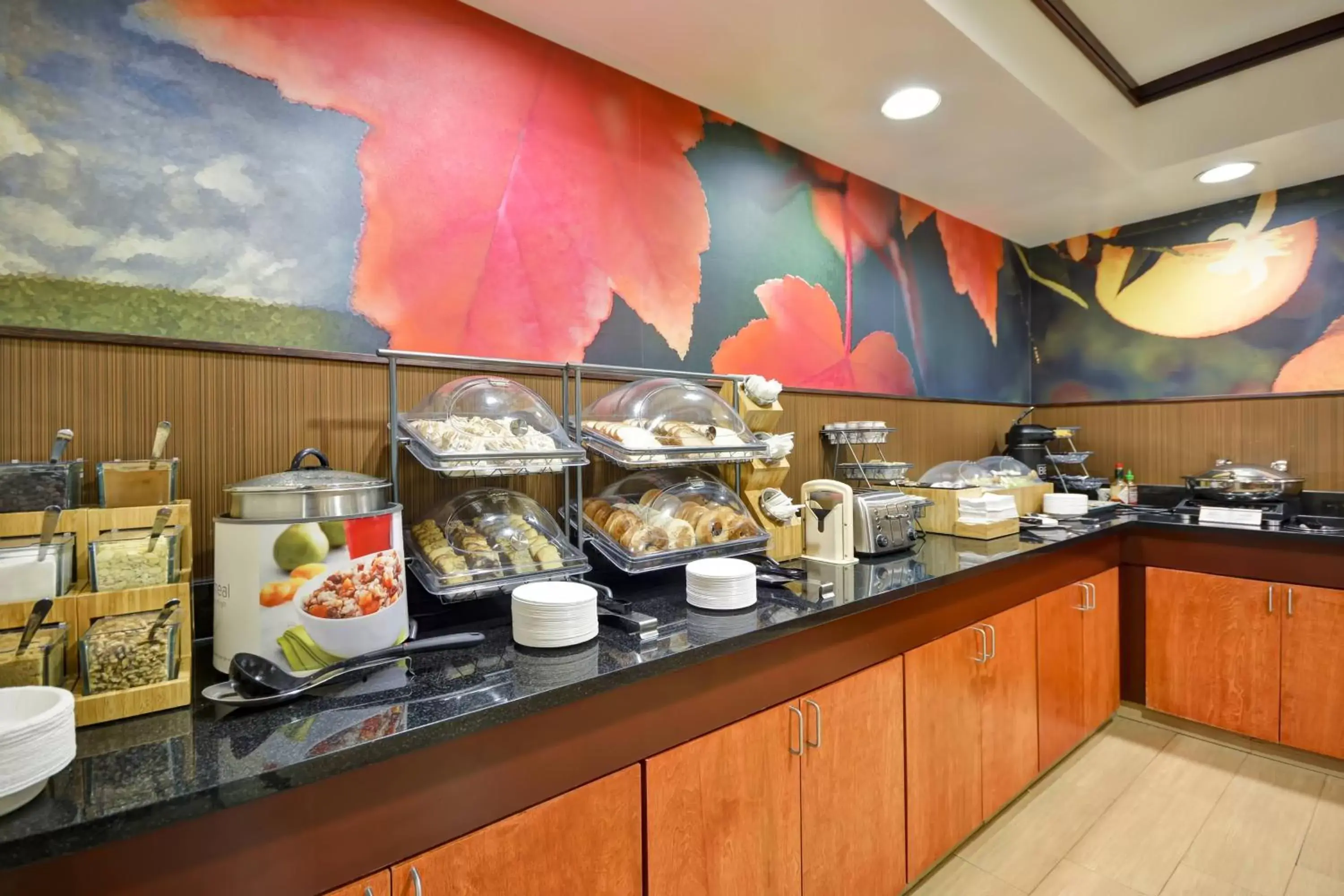 Breakfast, Food in Fairfield Inn and Suites by Marriott Birmingham Fultondale / I-65