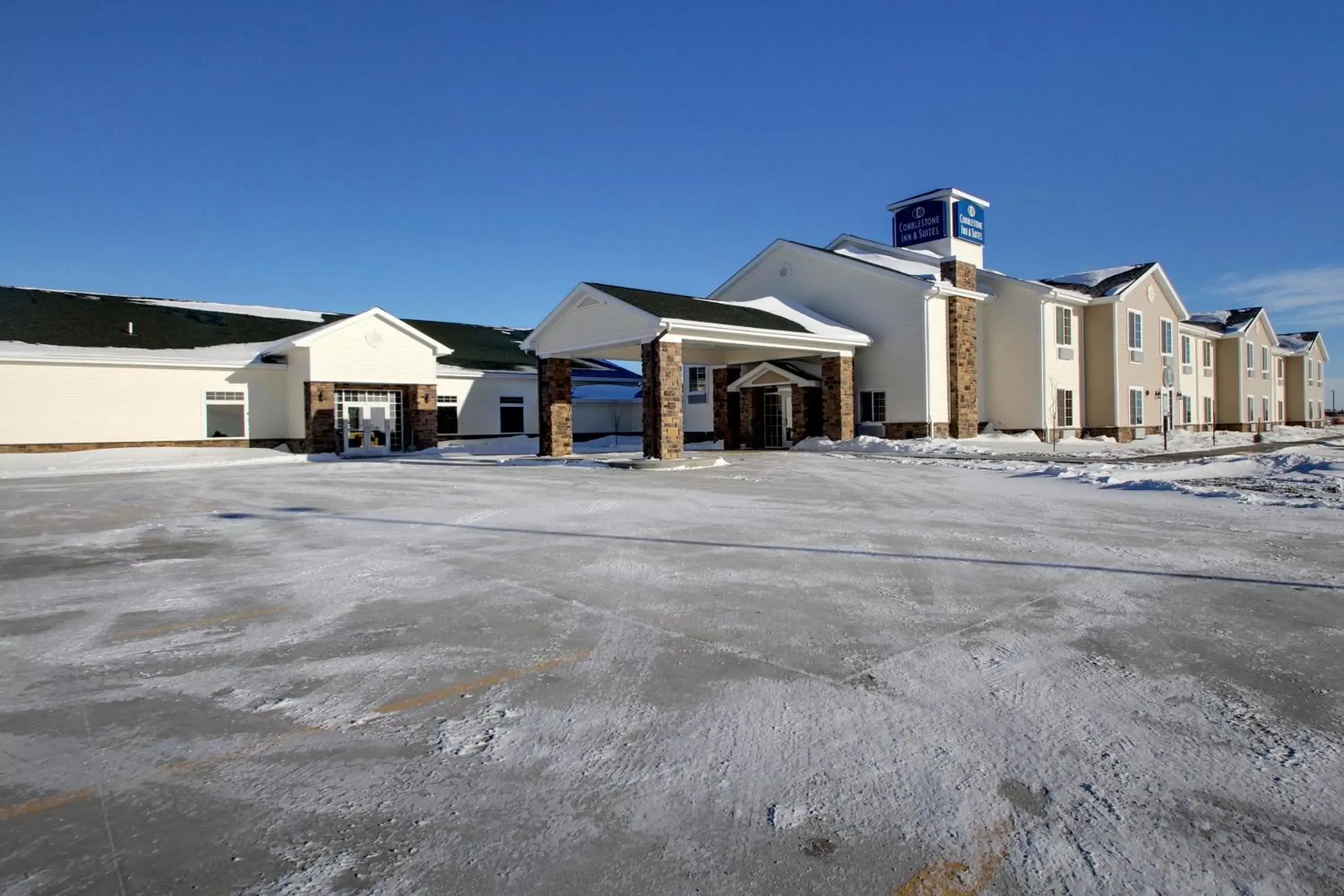 Property Building in Cobblestone Inn & Suites - Bottineau