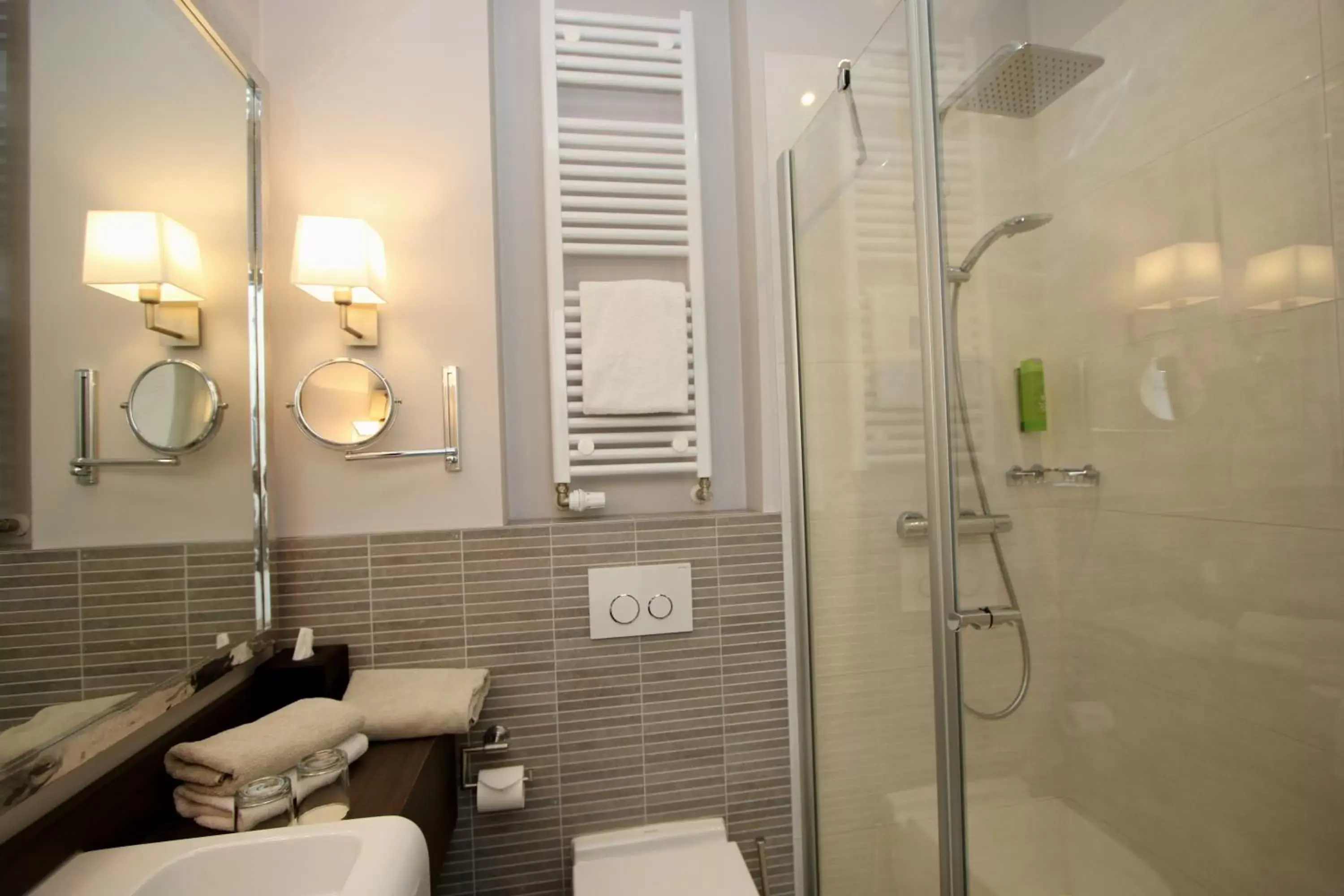 Bathroom in Hotel Via Regia - VIAs-Hotels