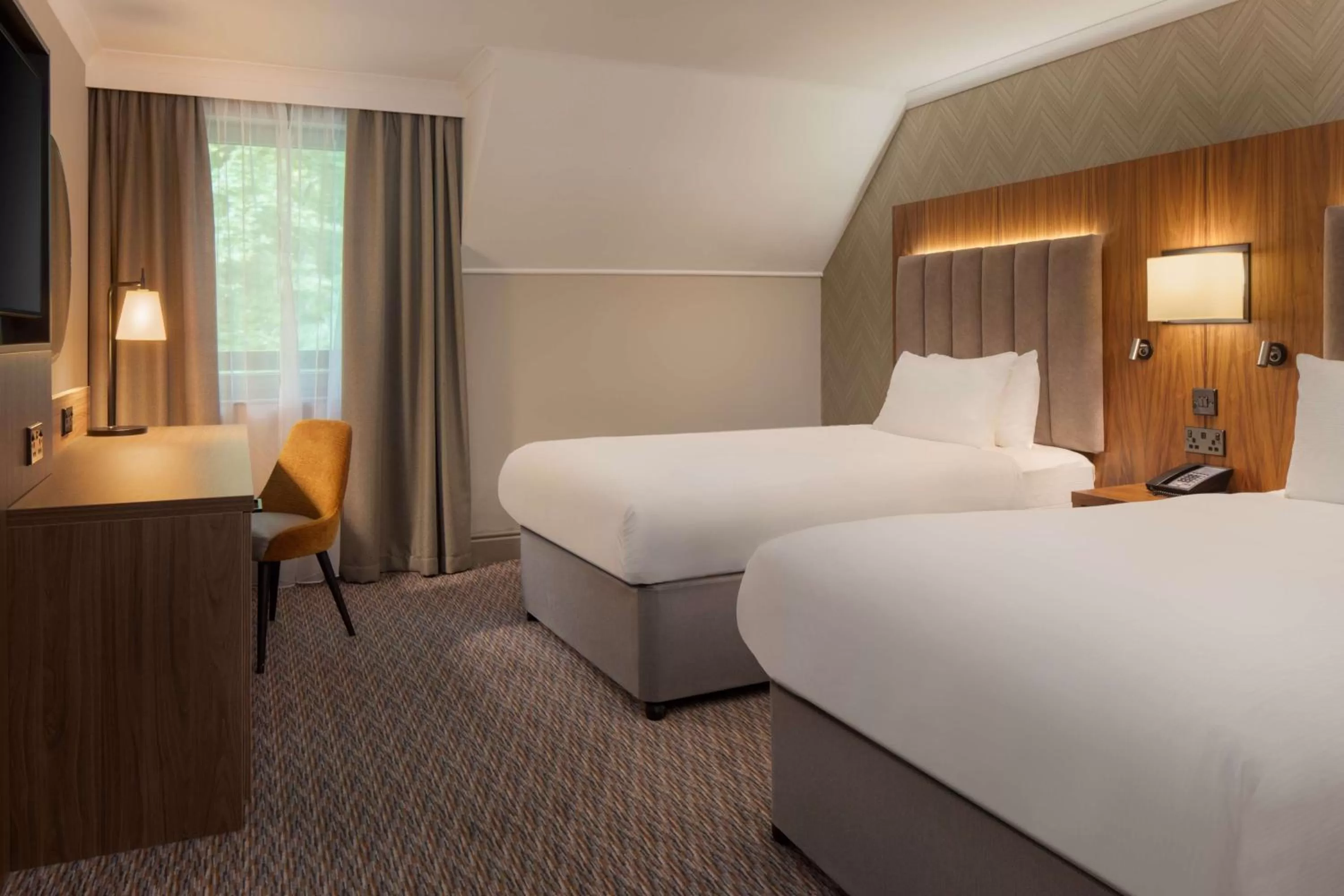 Bedroom, Bed in DoubleTree by Hilton Southampton