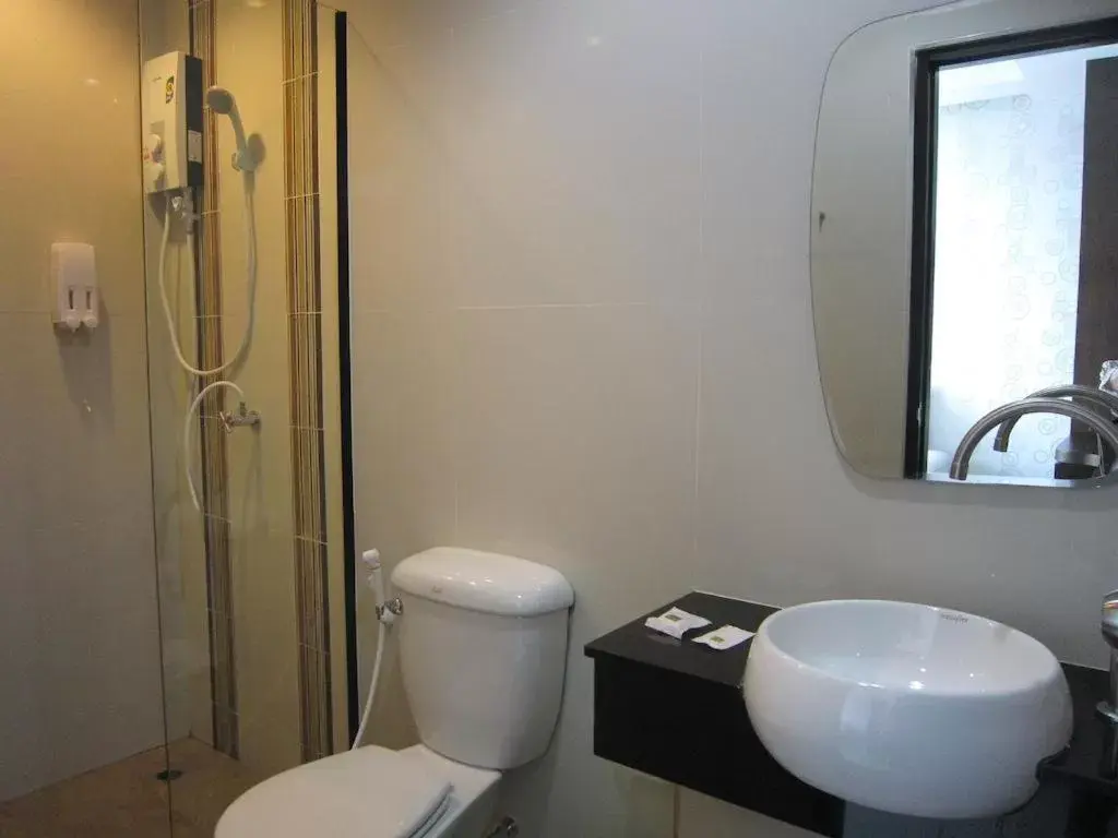 Bathroom in Krabi River View Hotel