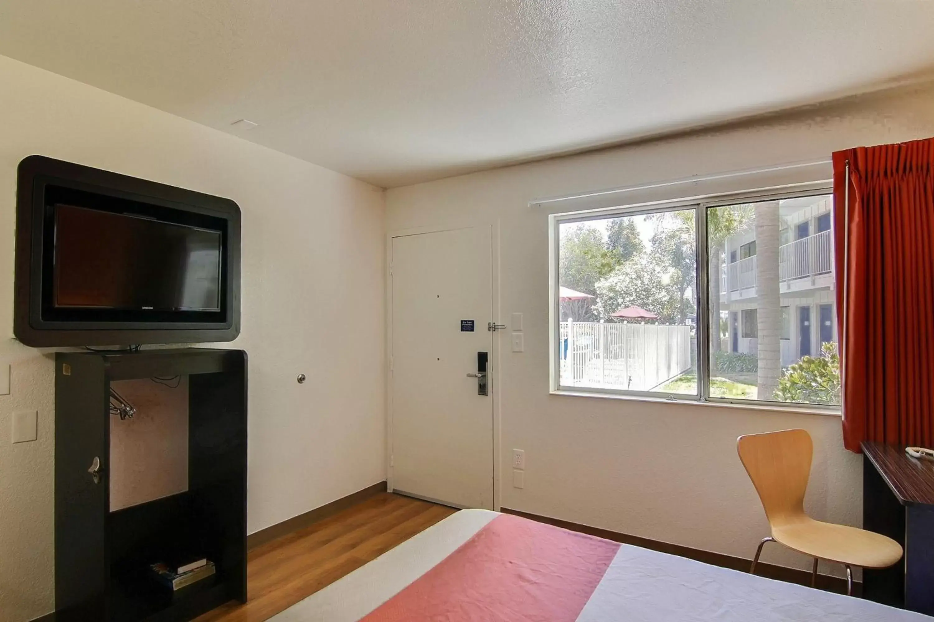 Photo of the whole room, TV/Entertainment Center in Motel 6-Carpinteria, CA - Santa Barbara - North