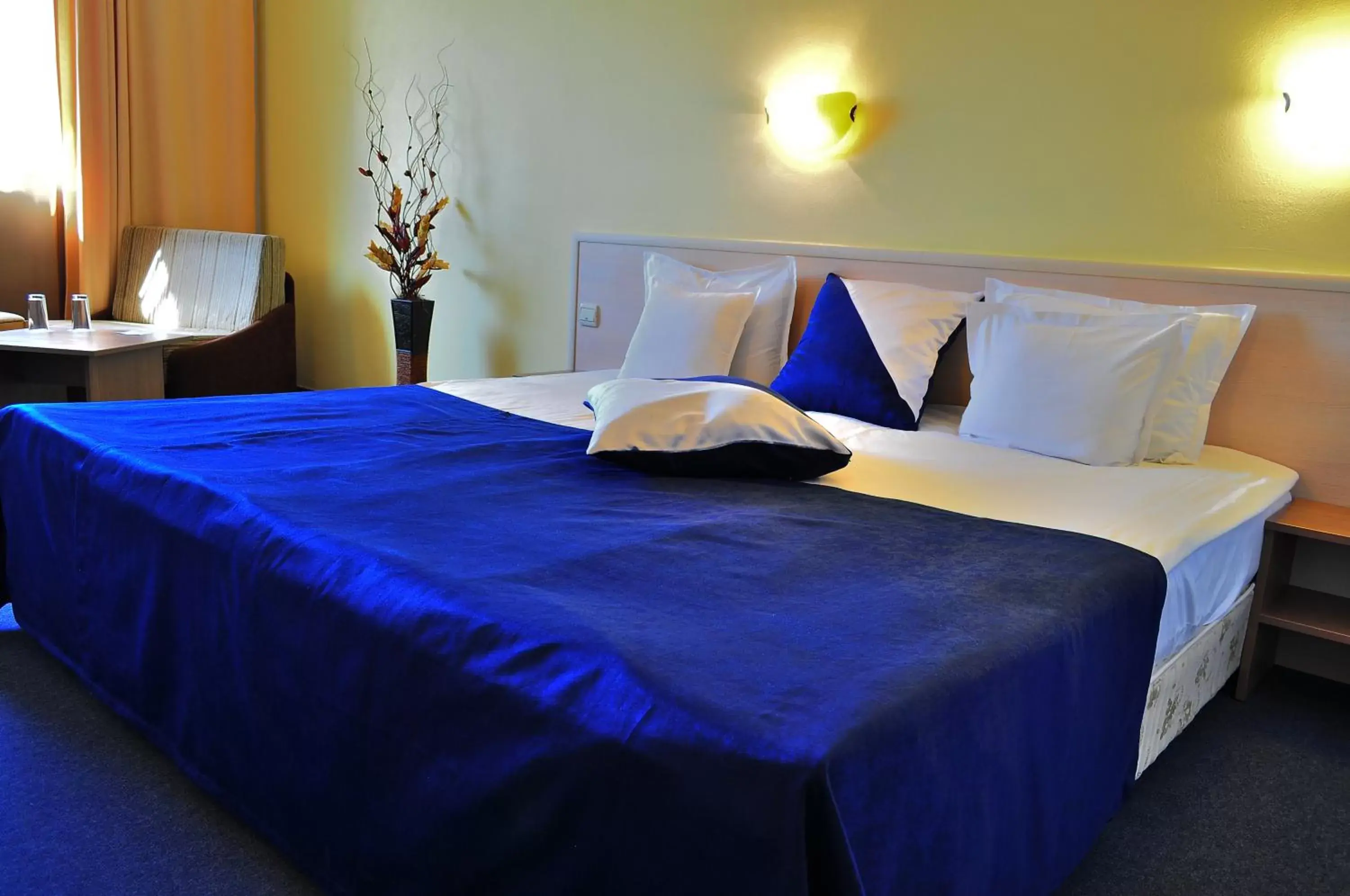 Standard Twin Room - single occupancy in Aqua Hotel