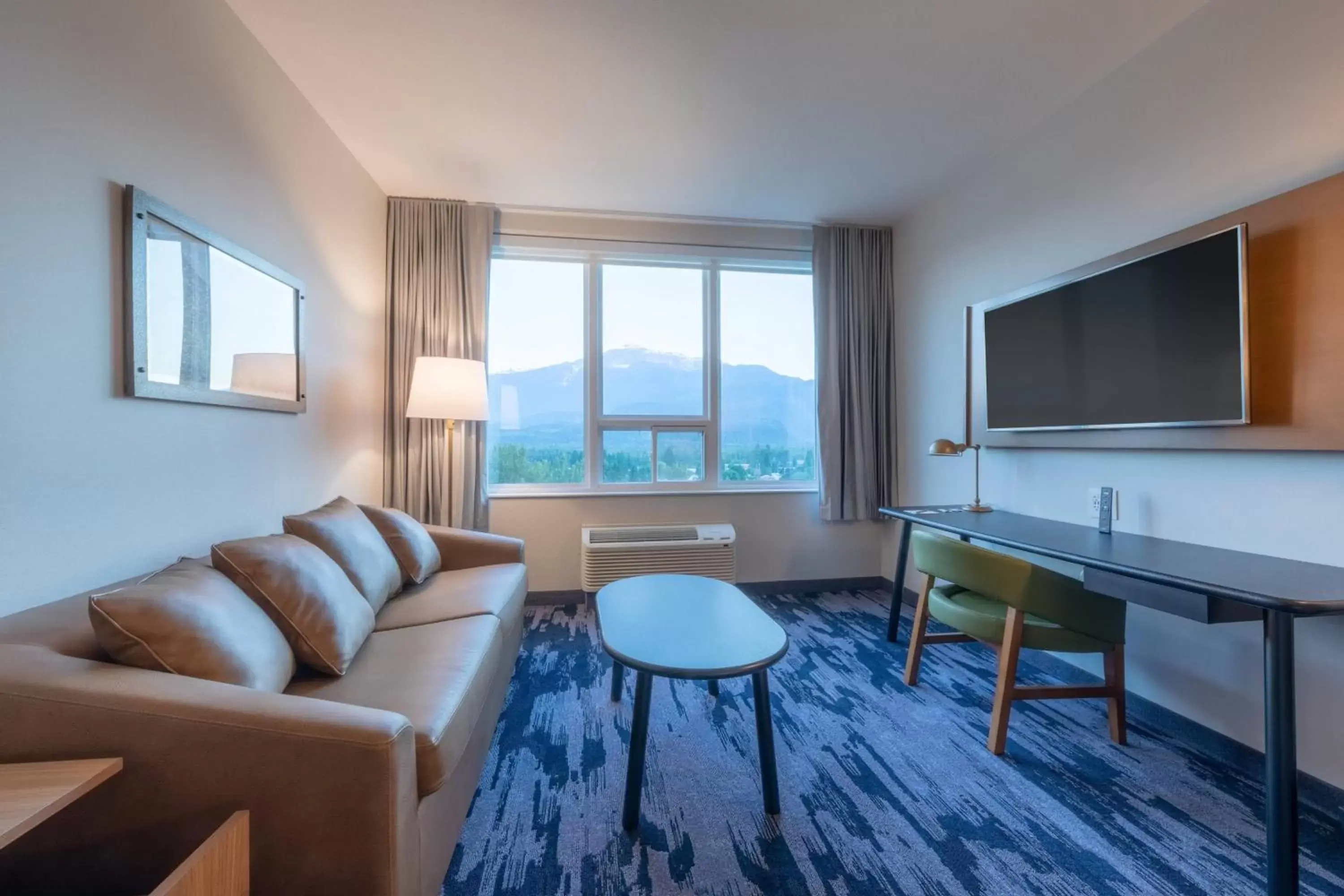 Bedroom, Seating Area in Fairfield by Marriott Inn & Suites Revelstoke