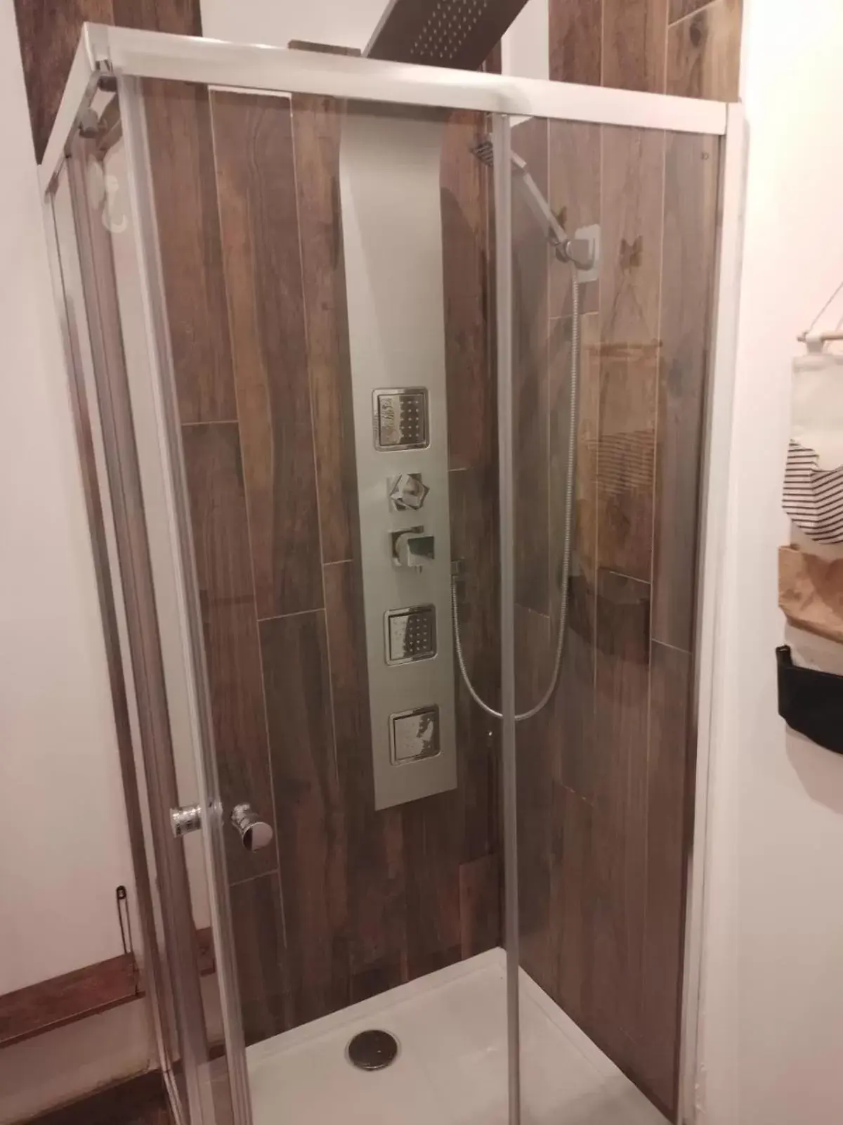 Shower, Bathroom in Casa Vacanze MURANUM