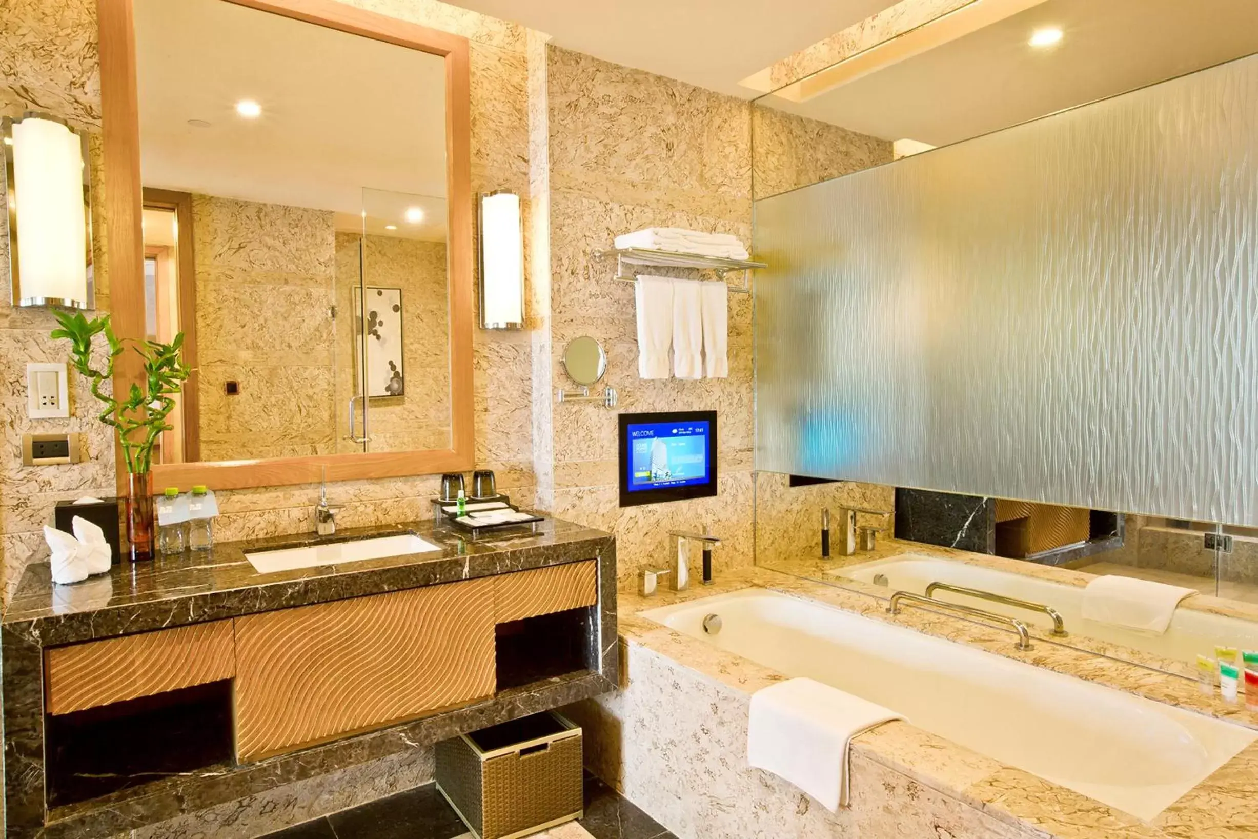 Bathroom in Four Points by Sheraton Hainan, Sanya