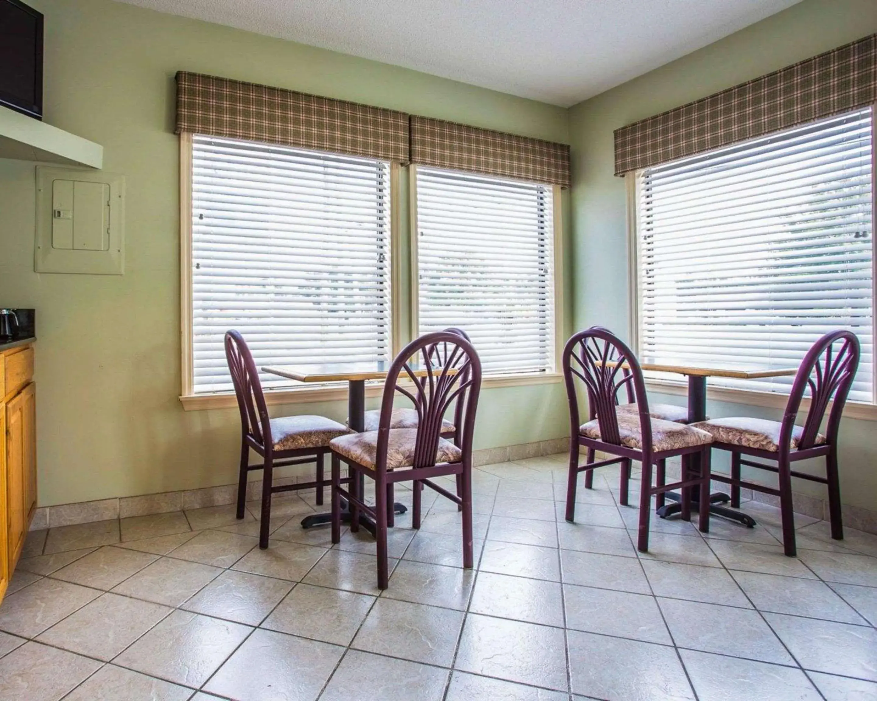 Restaurant/places to eat, Dining Area in Econo Lodge Saint George