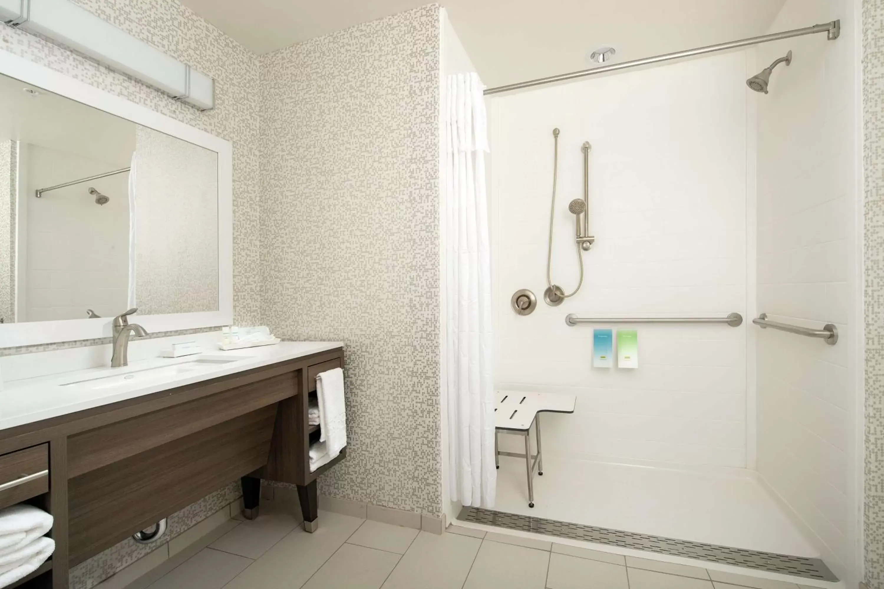 Bathroom in Home2 Suites By Hilton Longmont