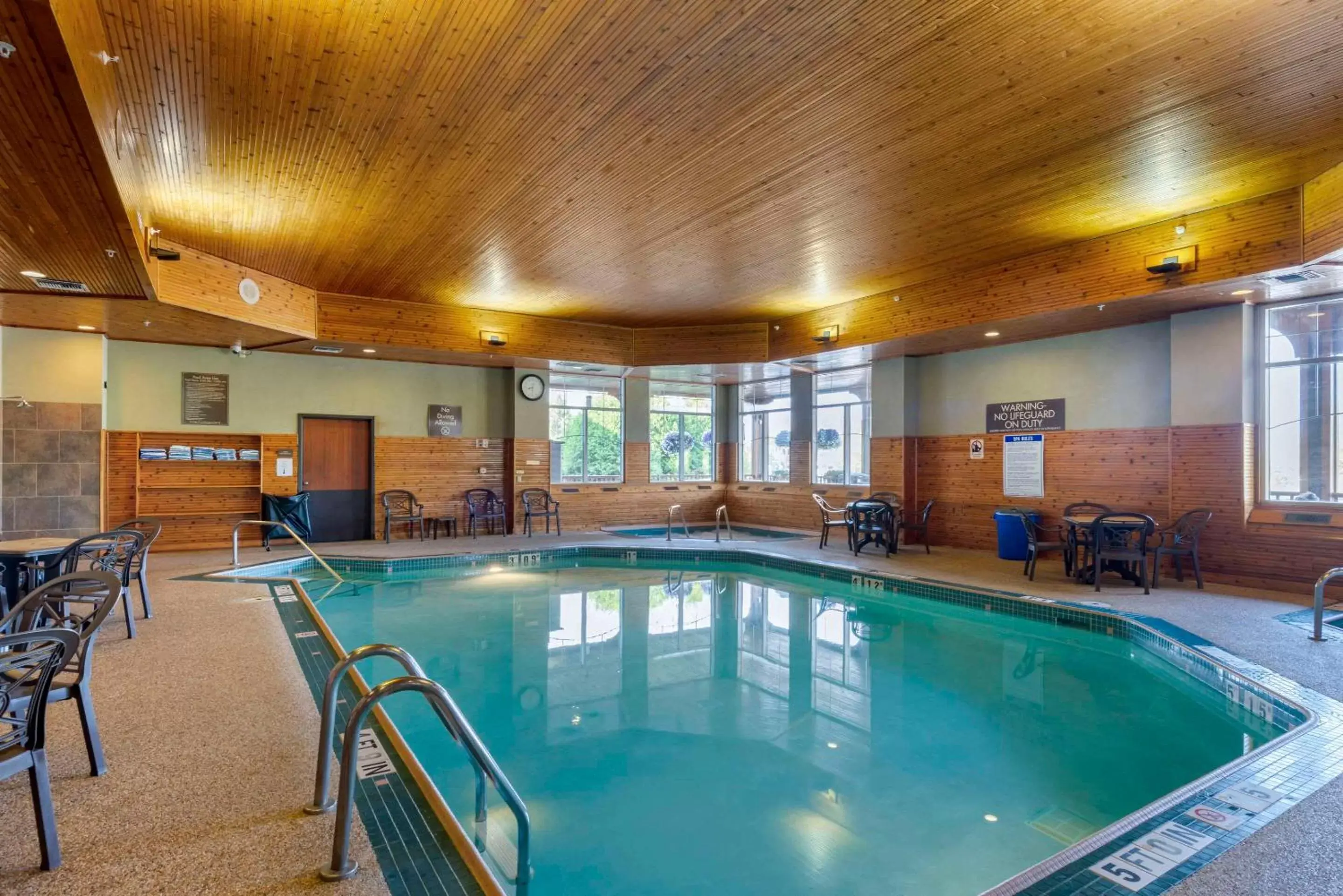 Swimming Pool in Lift Bridge Lodge, Ascend Hotel Collection