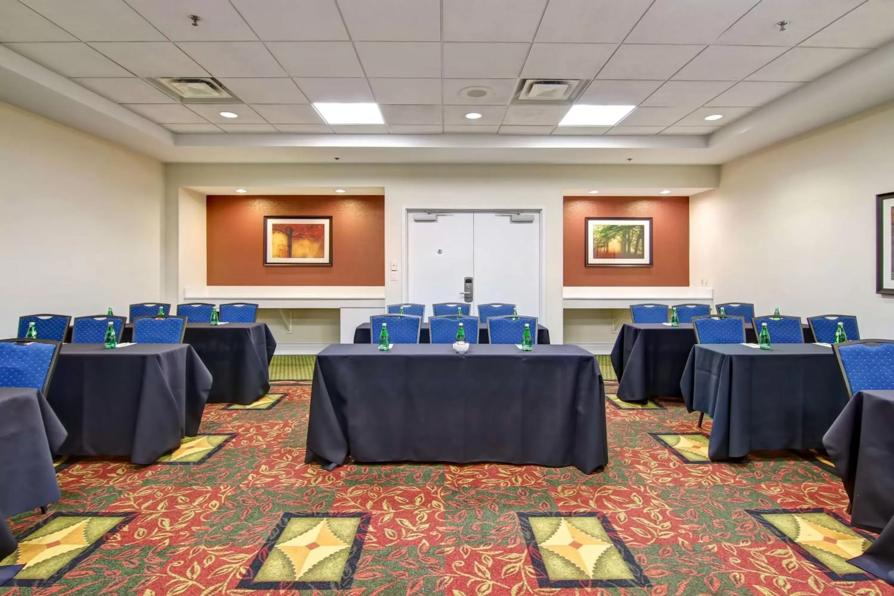 Meeting/conference room in Hilton Garden Inn Toronto/Mississauga