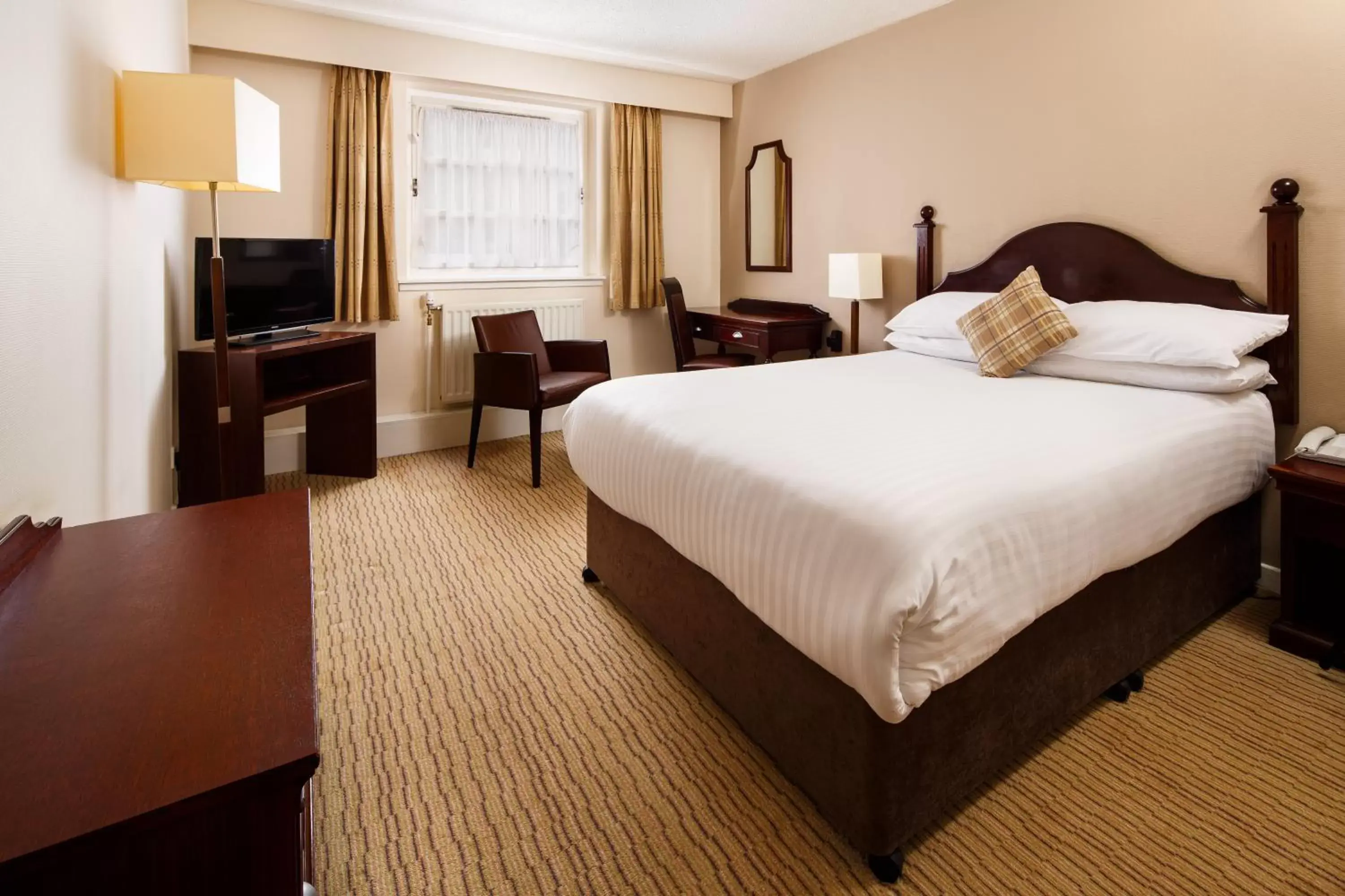 Bedroom, Bed in Mercure Perth Hotel