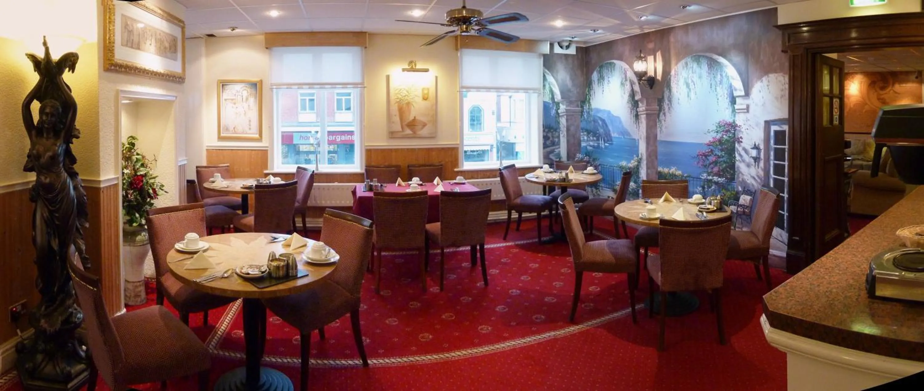 Restaurant/places to eat in The Regal Hotel