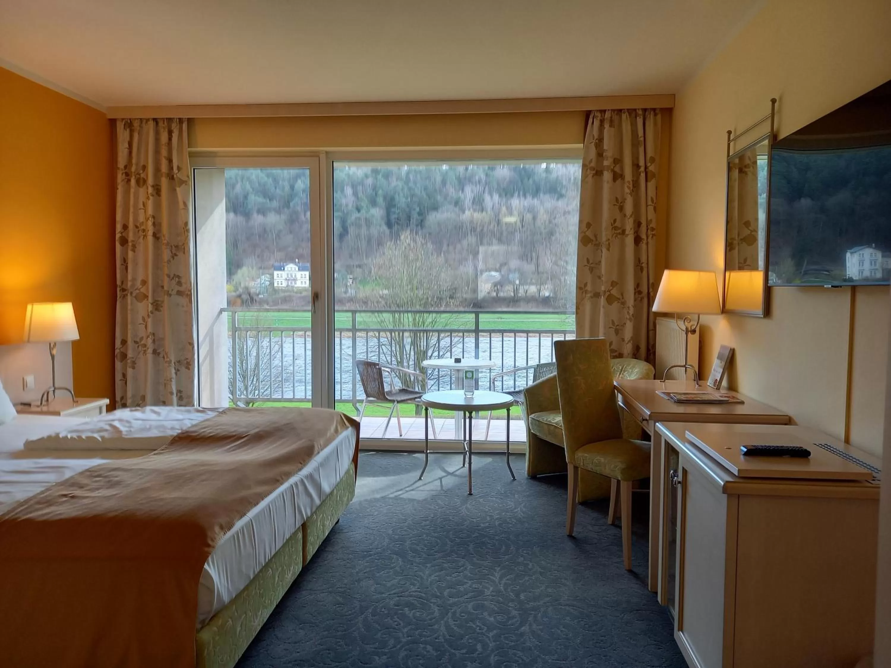 Photo of the whole room, Bed in Parkhotel Bad Schandau mit SPA